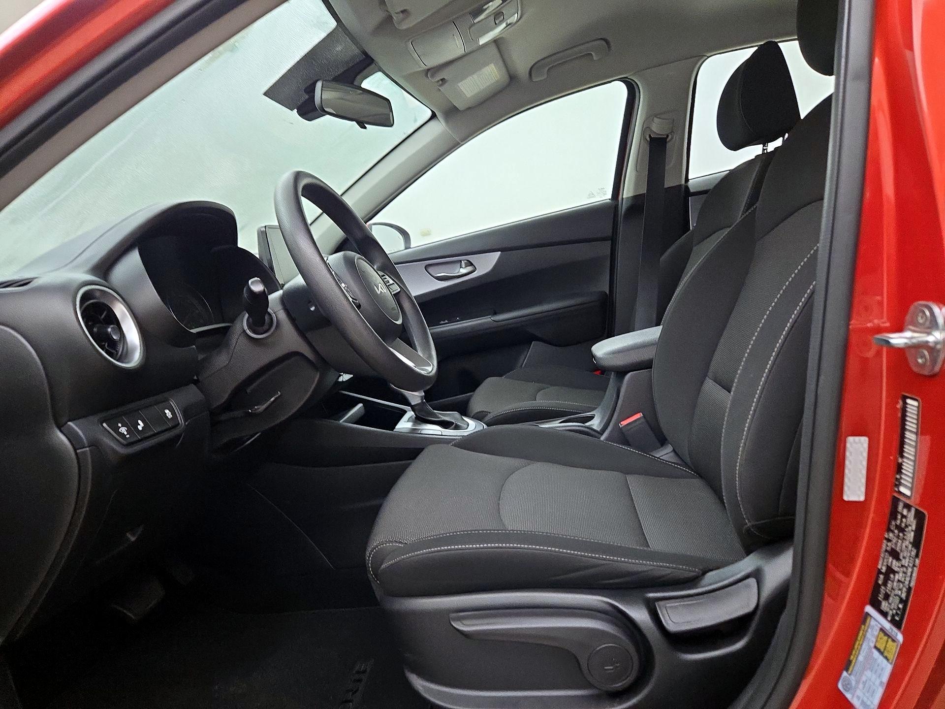 Thumbnail: 2022 Kia Forte - 11
