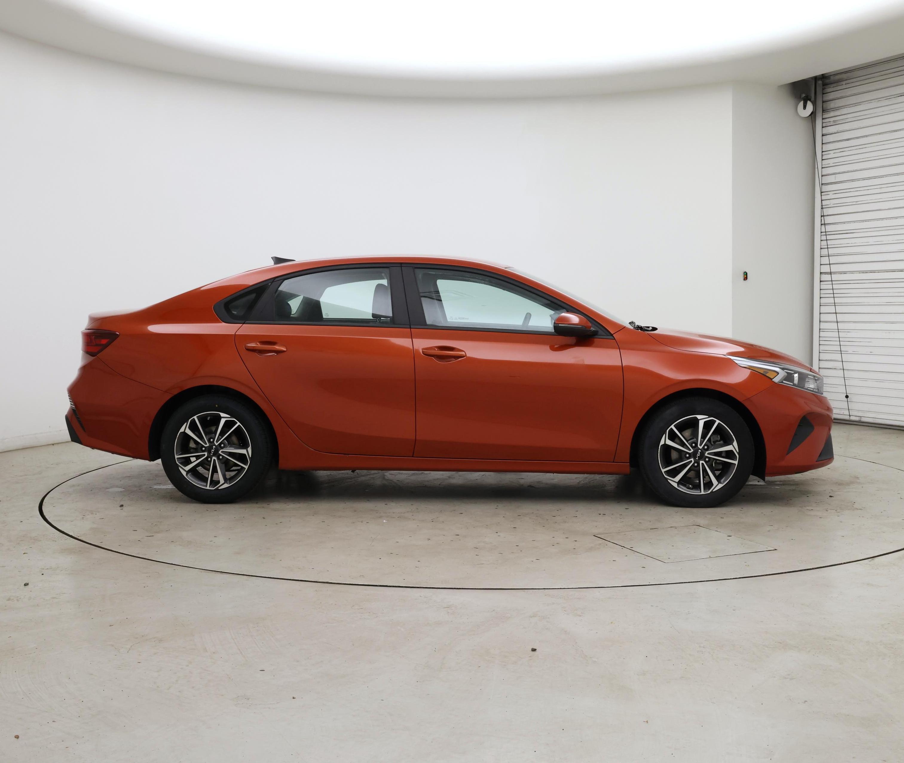 Thumbnail: 2022 Kia Forte - 7