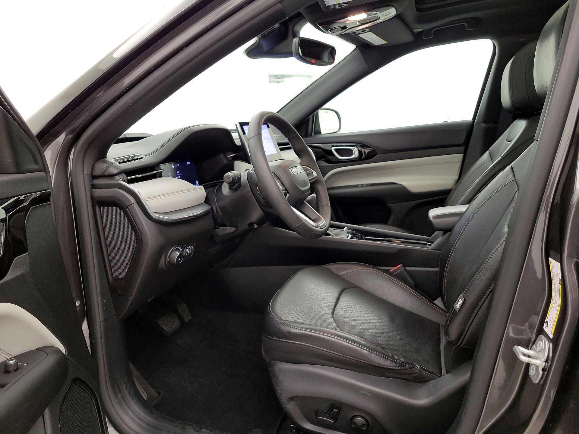 Thumbnail: 2023 Jeep Compass - 11