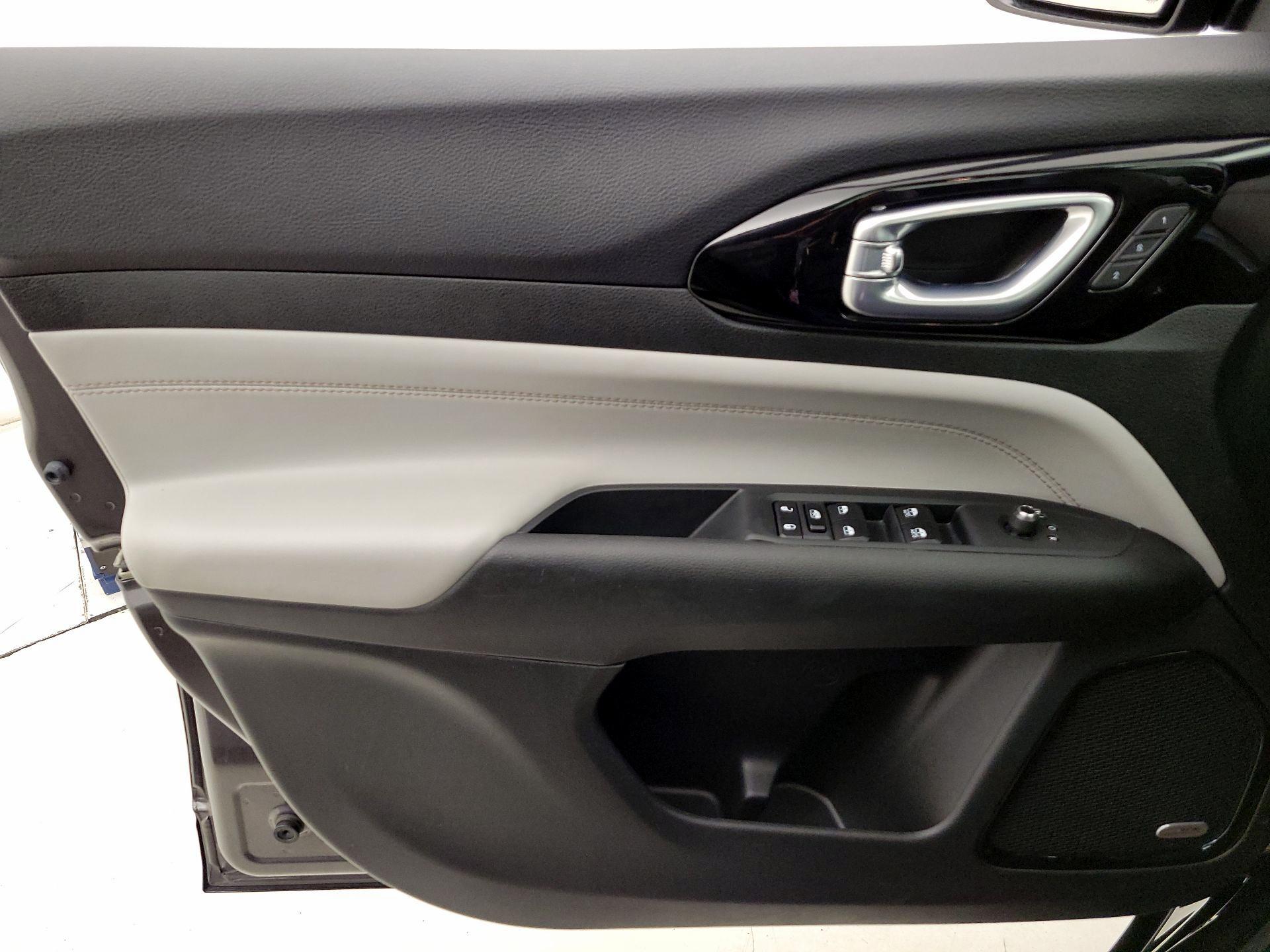 Thumbnail: 2023 Jeep Compass - 12