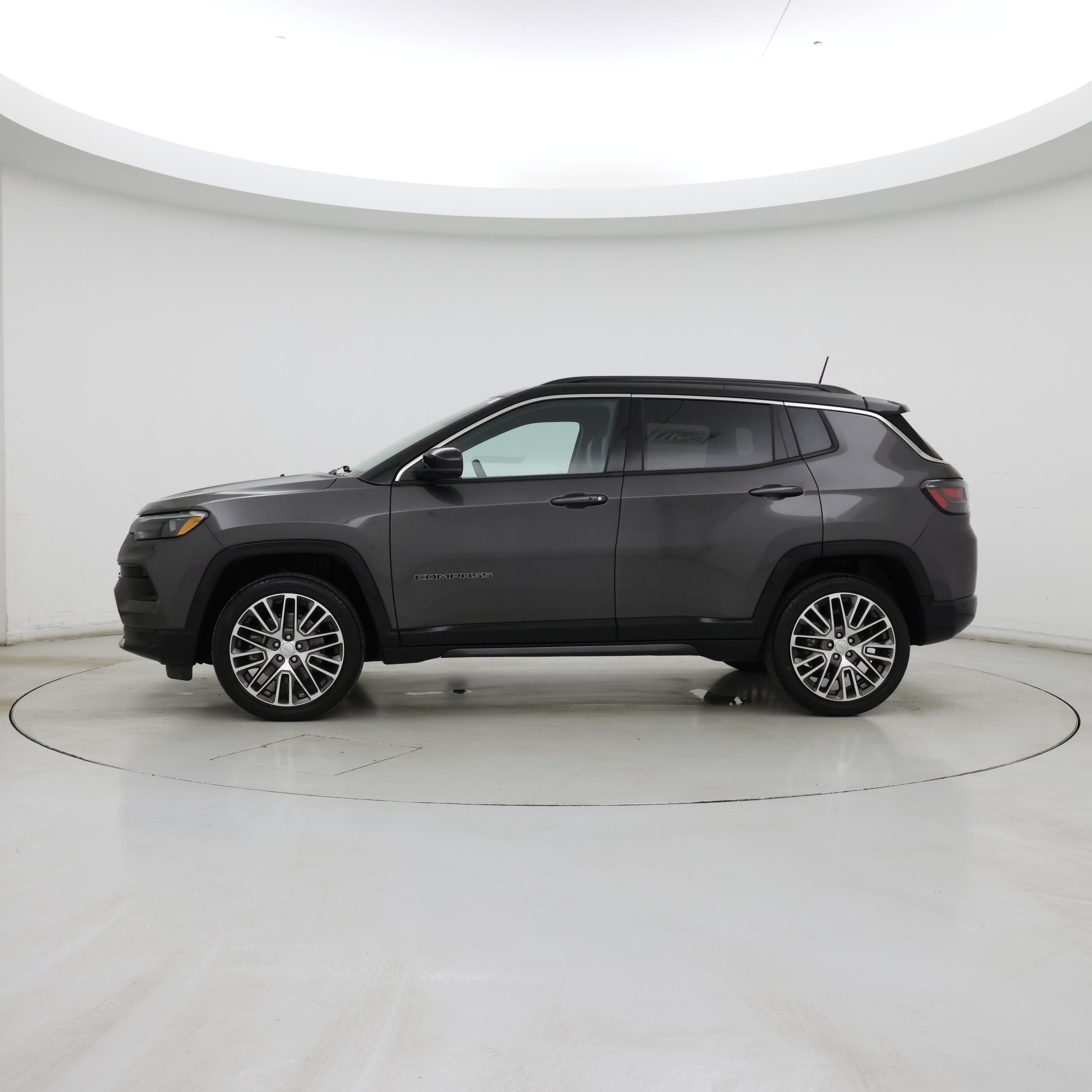 Thumbnail: 2023 Jeep Compass - 3