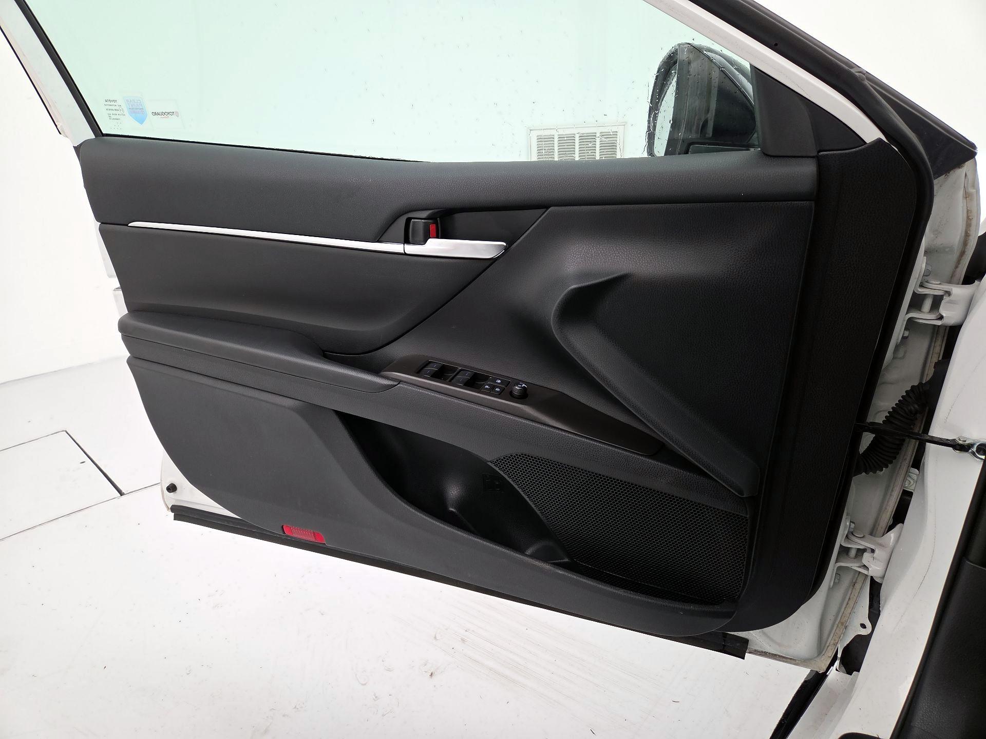 Thumbnail: 2023 Toyota Camry - 12