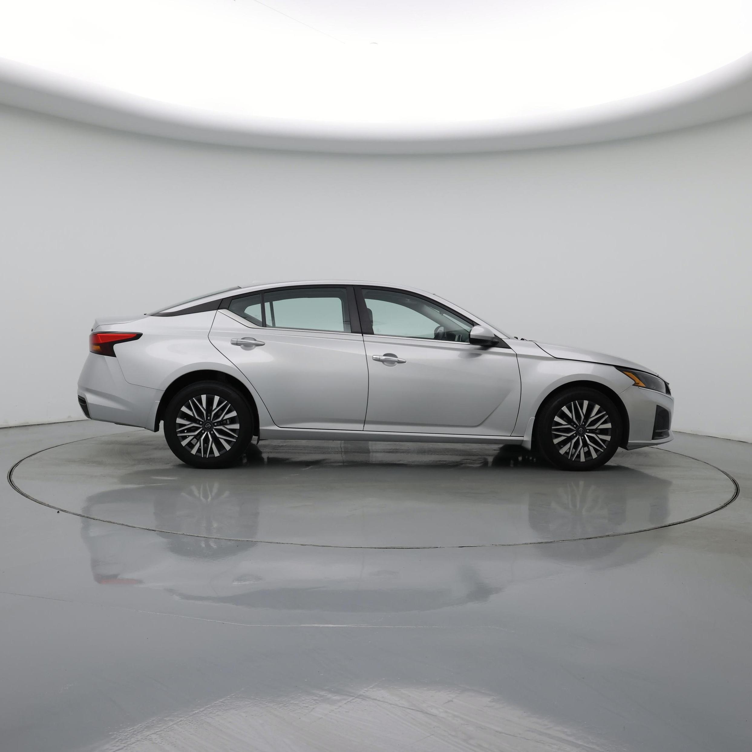 Thumbnail: 2023 Nissan Altima - 7