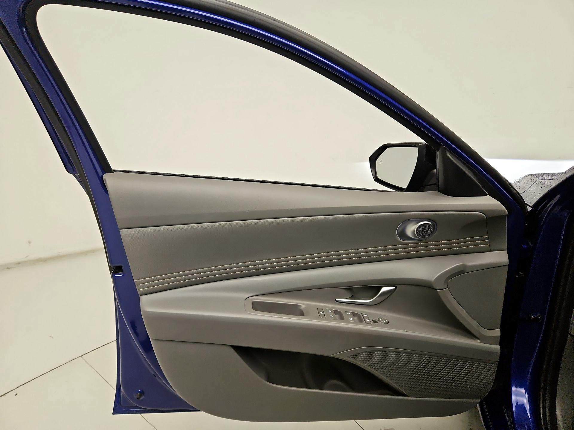 Thumbnail: 2025 Hyundai Elantra - 12