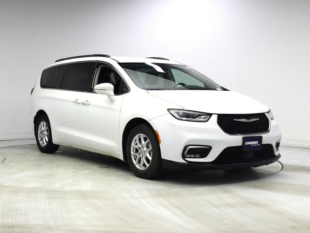 White 2022 Chrysler Pacifica Touring L FWD Minivan Front-Wheel Drive Automatic