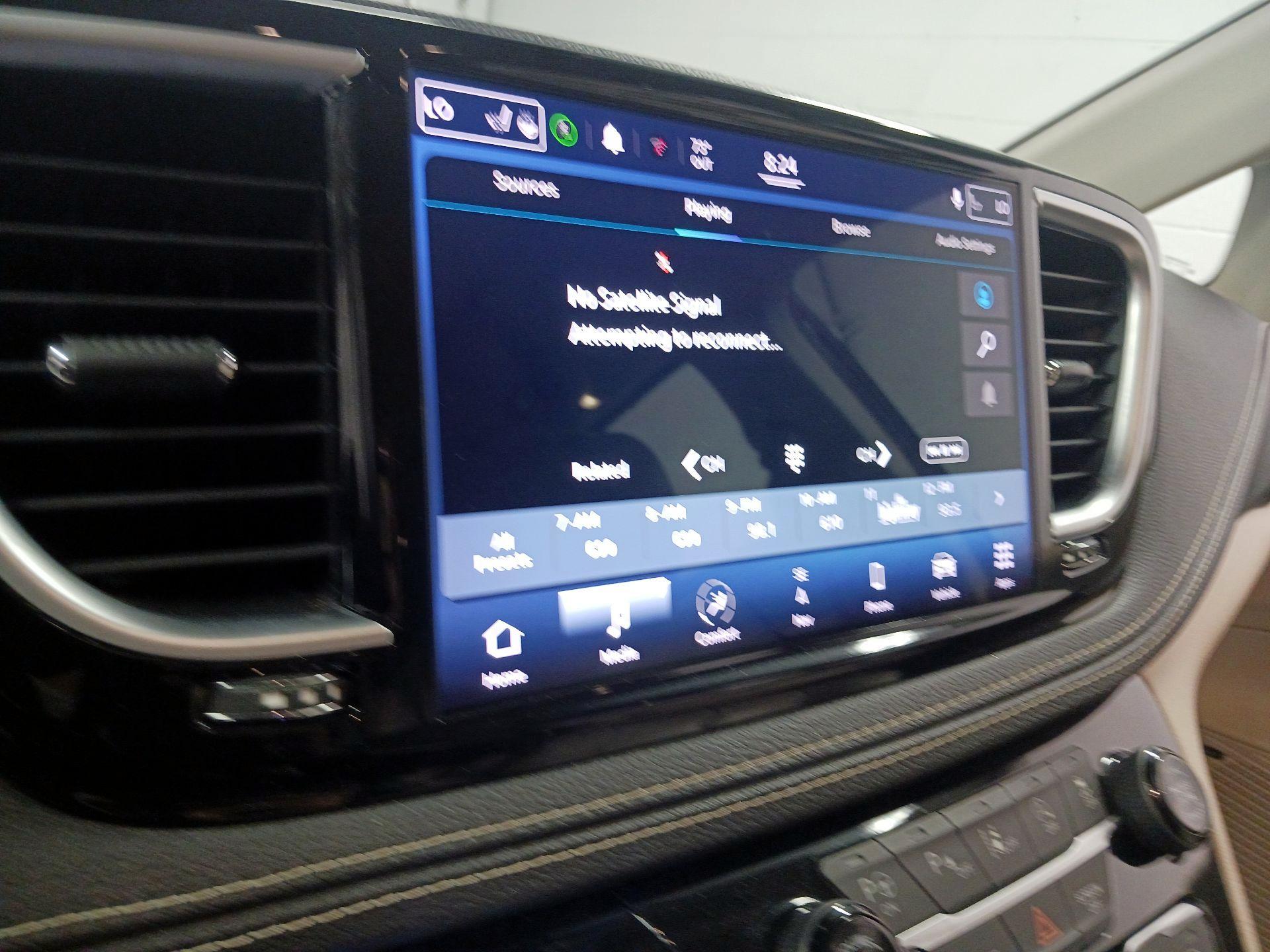 Thumbnail: 2021 Chrysler Pacifica - 13