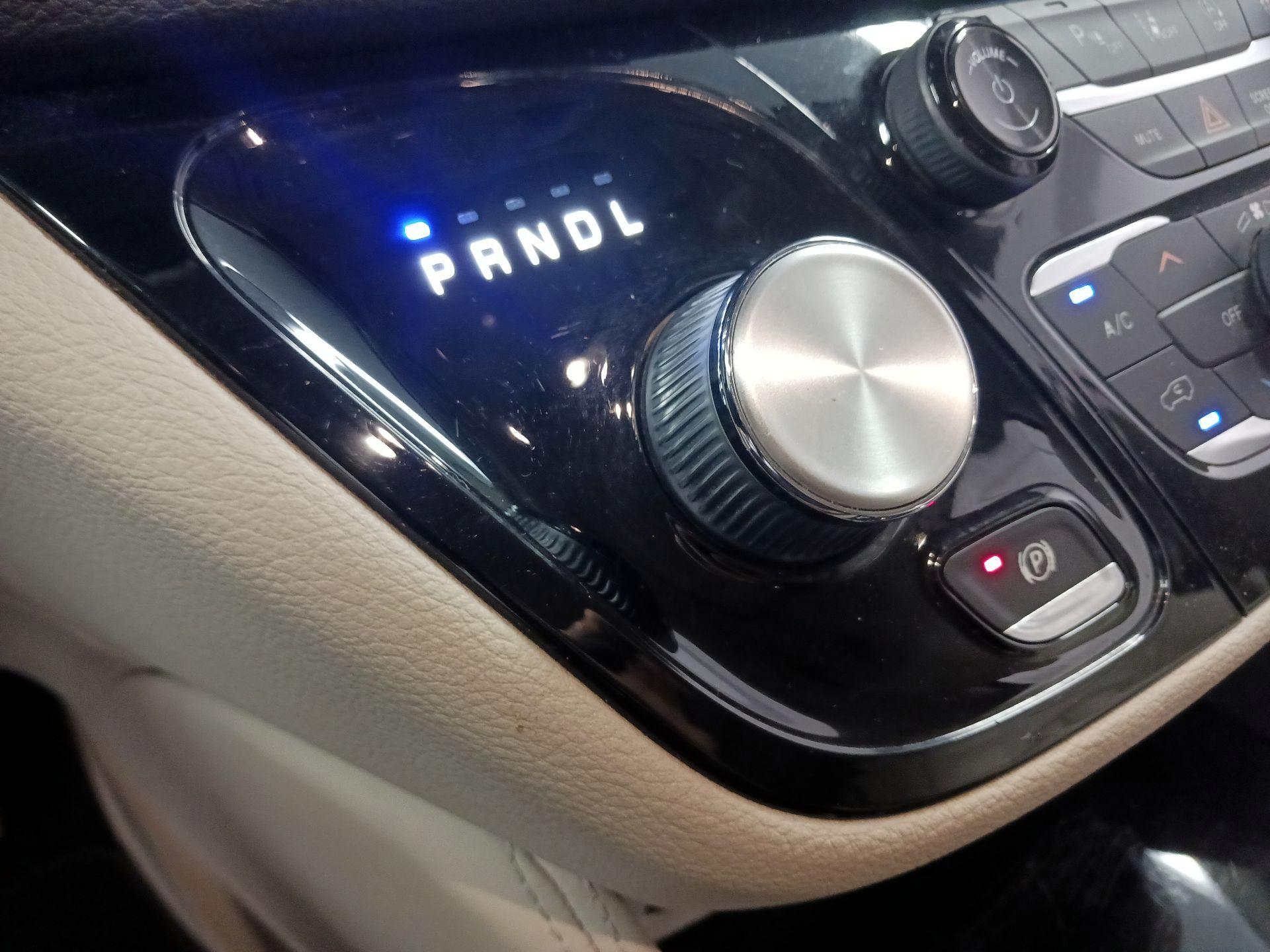 Thumbnail: 2021 Chrysler Pacifica - 15