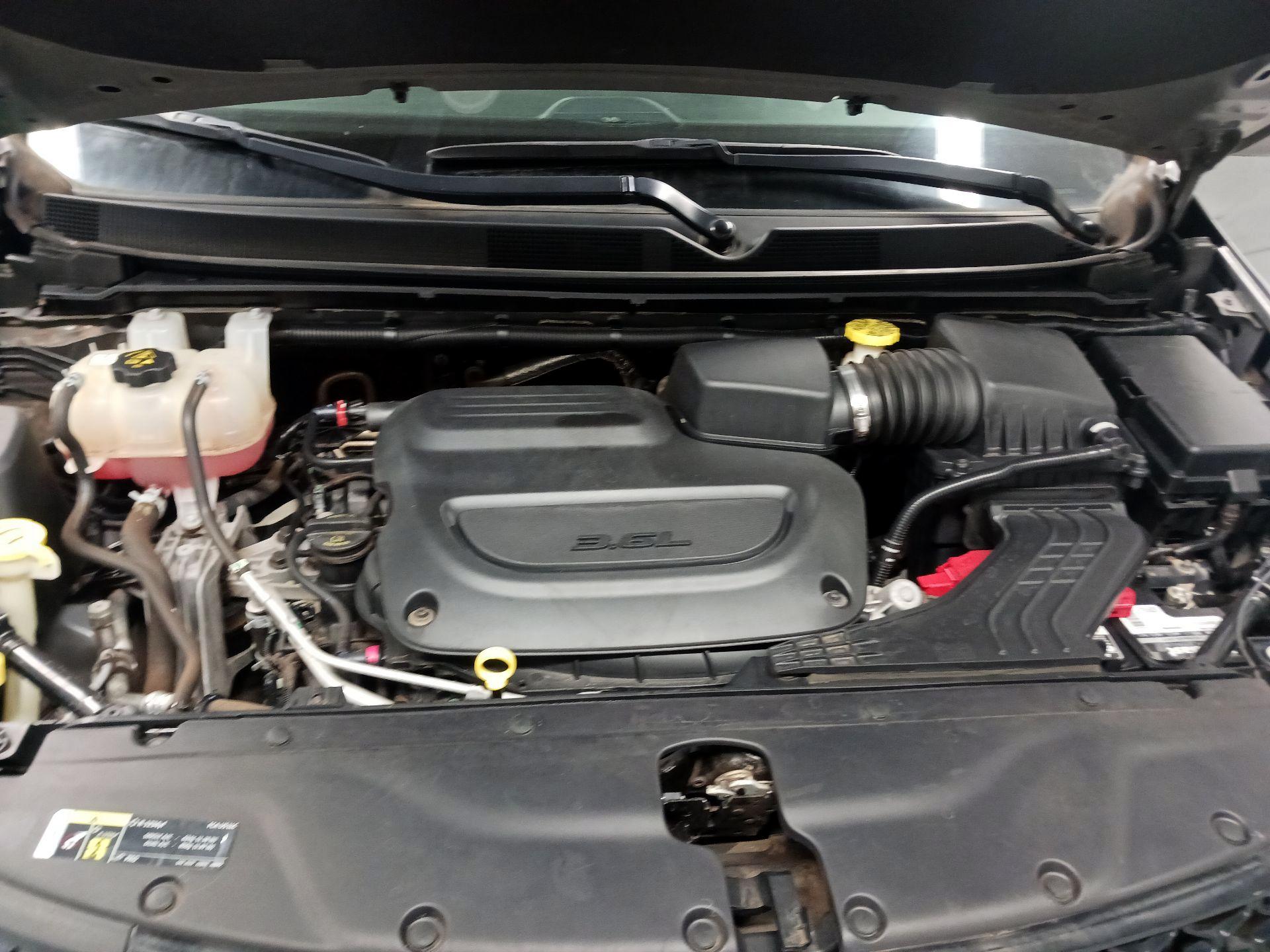 Thumbnail: 2021 Chrysler Pacifica - 17