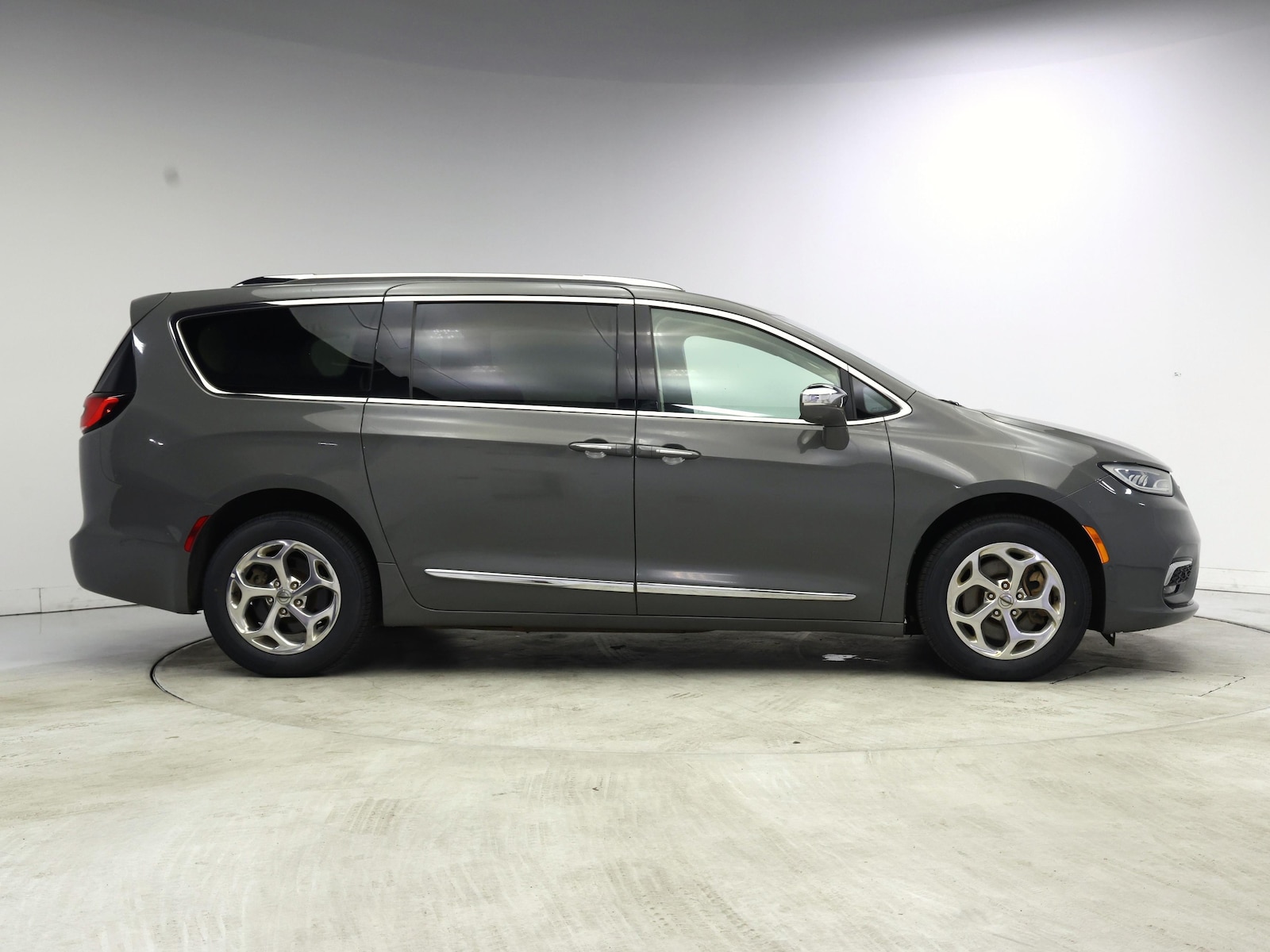 2021 Chrysler Pacifica Limited - Photo 8