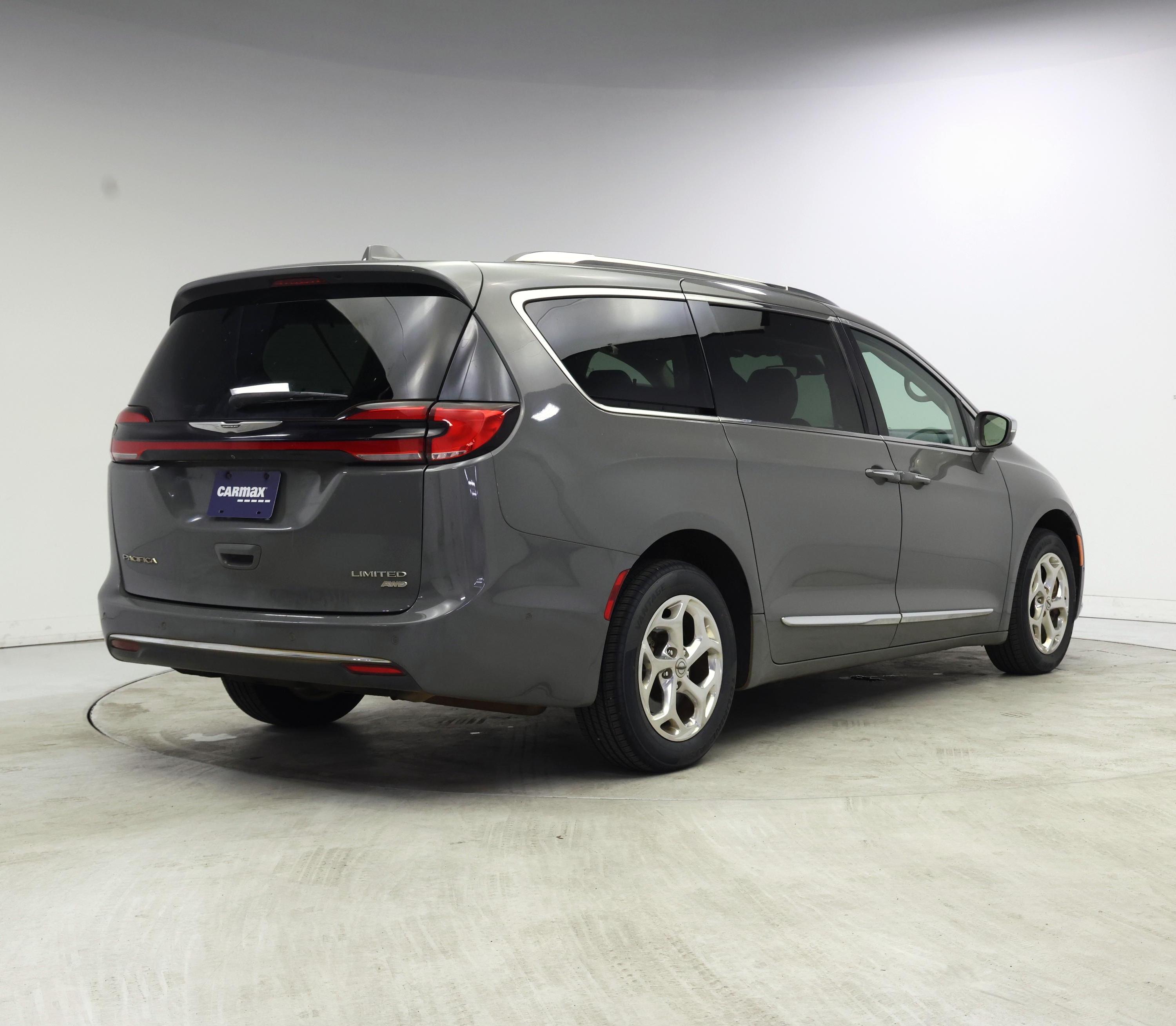 Thumbnail: 2021 Chrysler Pacifica - 8