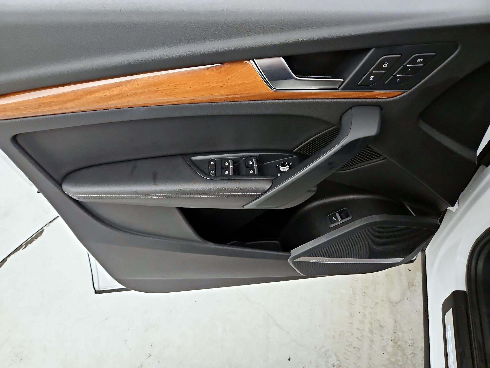 Thumbnail: 2023 Audi Q5 - 12