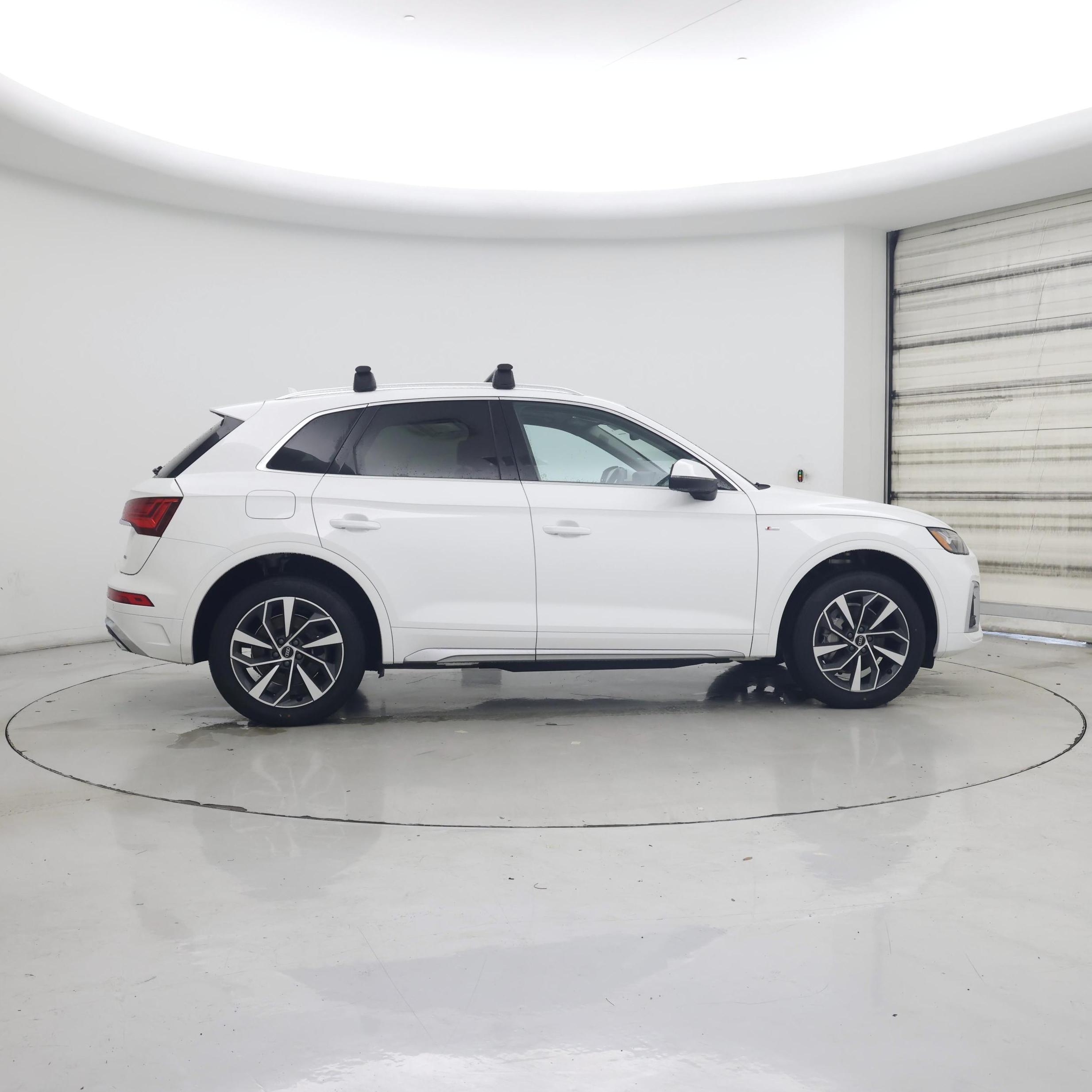 Thumbnail: 2023 Audi Q5 - 7