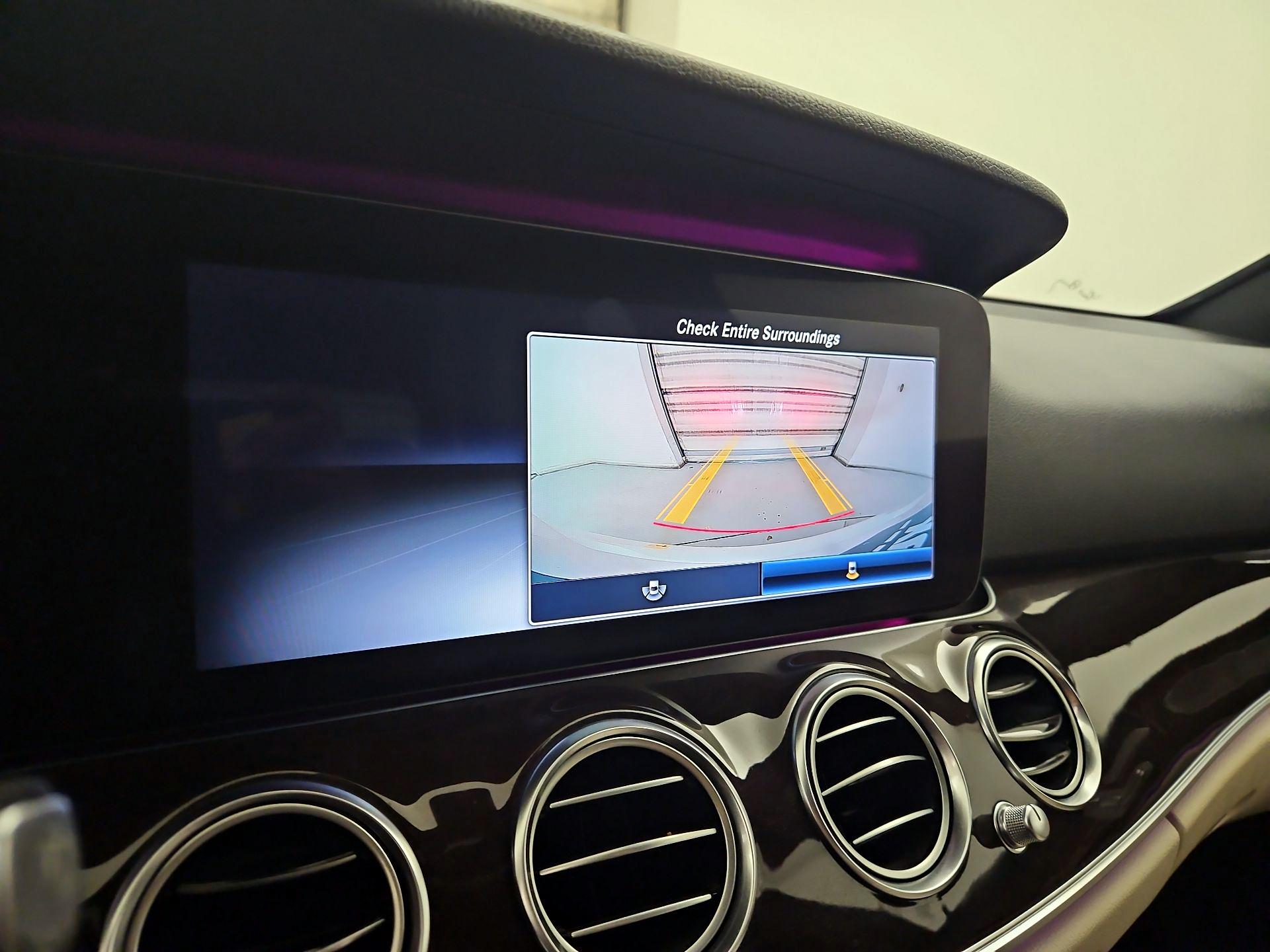 Thumbnail: 2020 Mercedes-Benz E-Class - 15