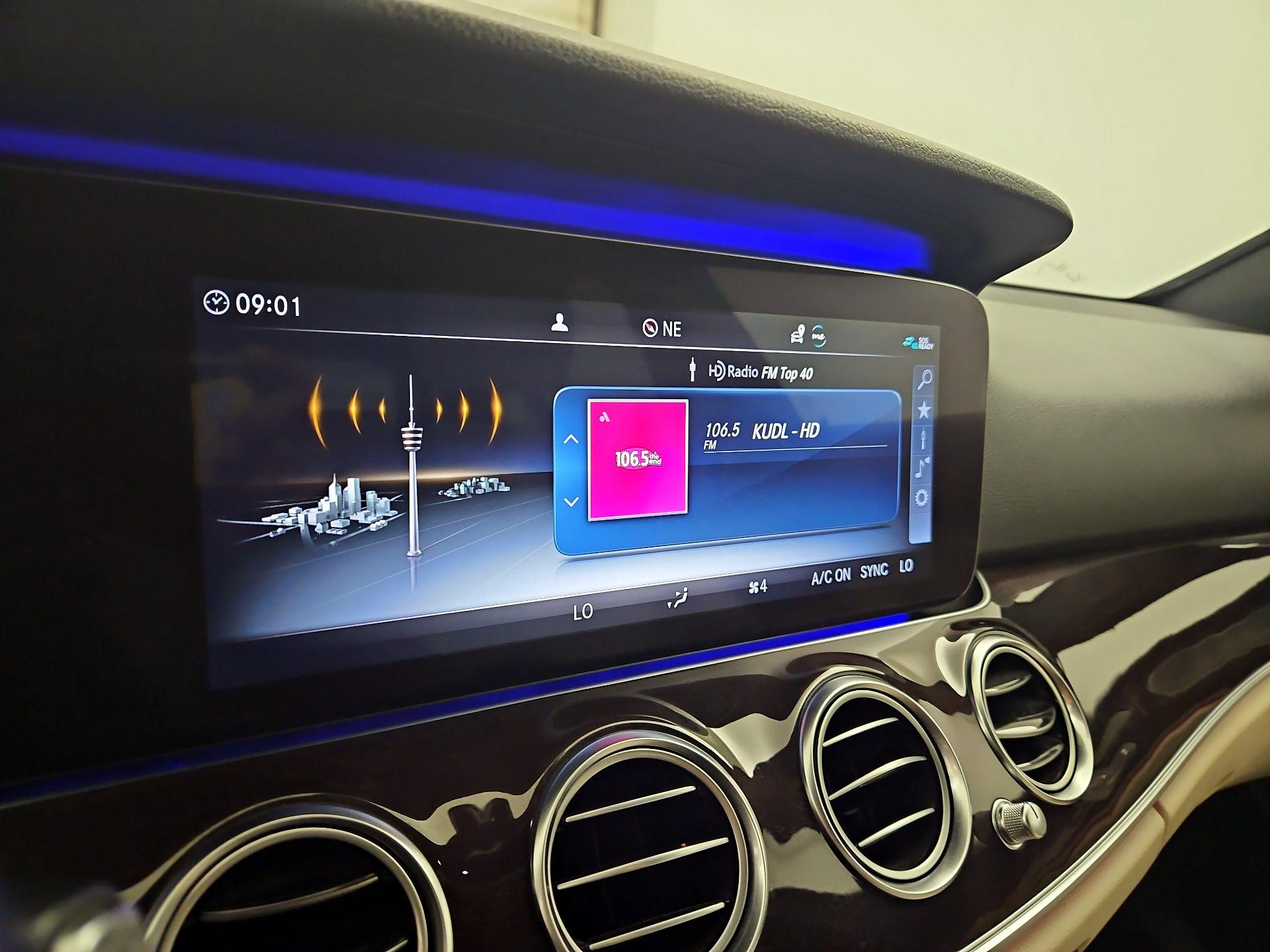 Thumbnail: 2020 Mercedes-Benz E-Class - 16