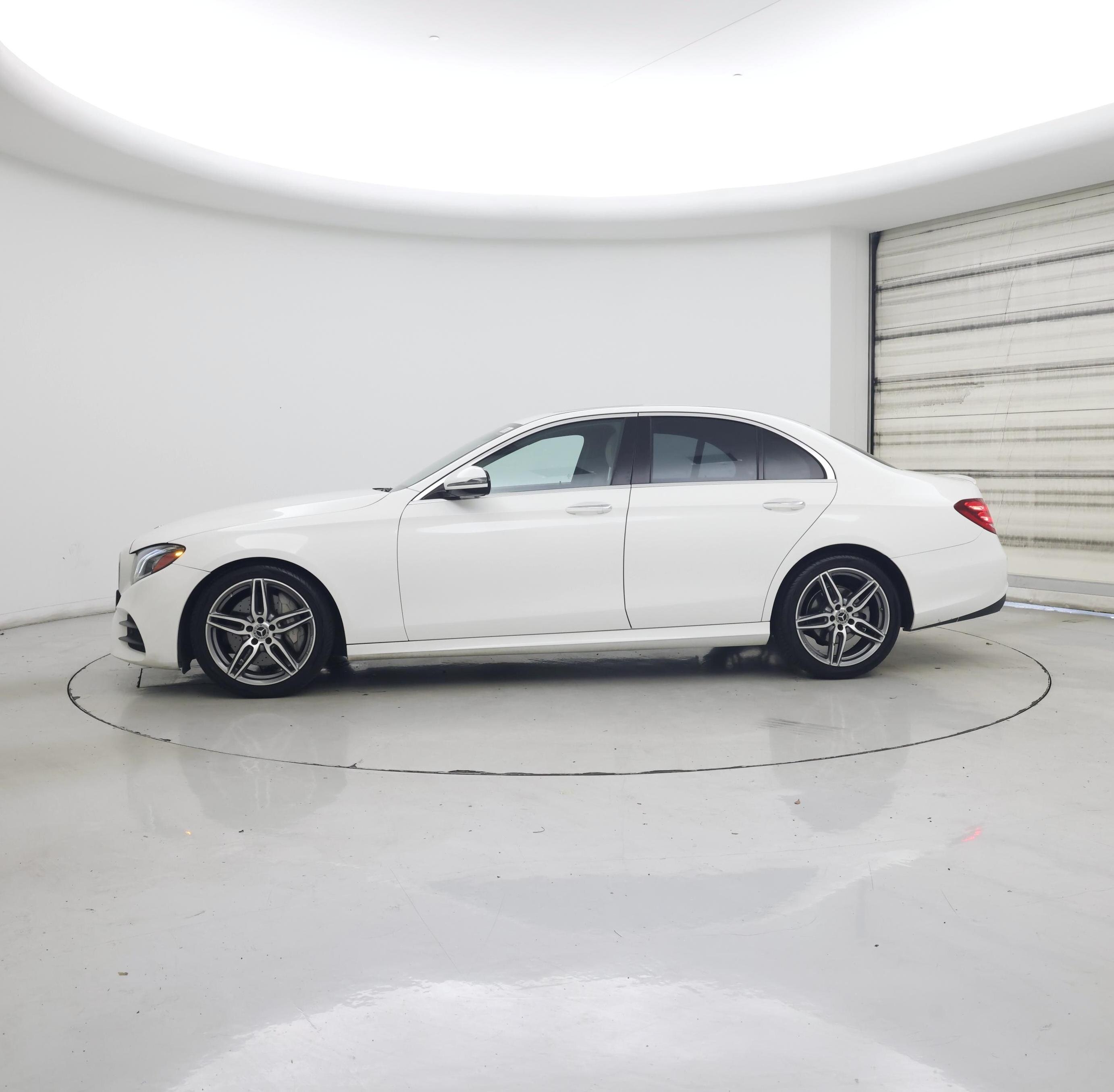 Thumbnail: 2020 Mercedes-Benz E-Class - 3