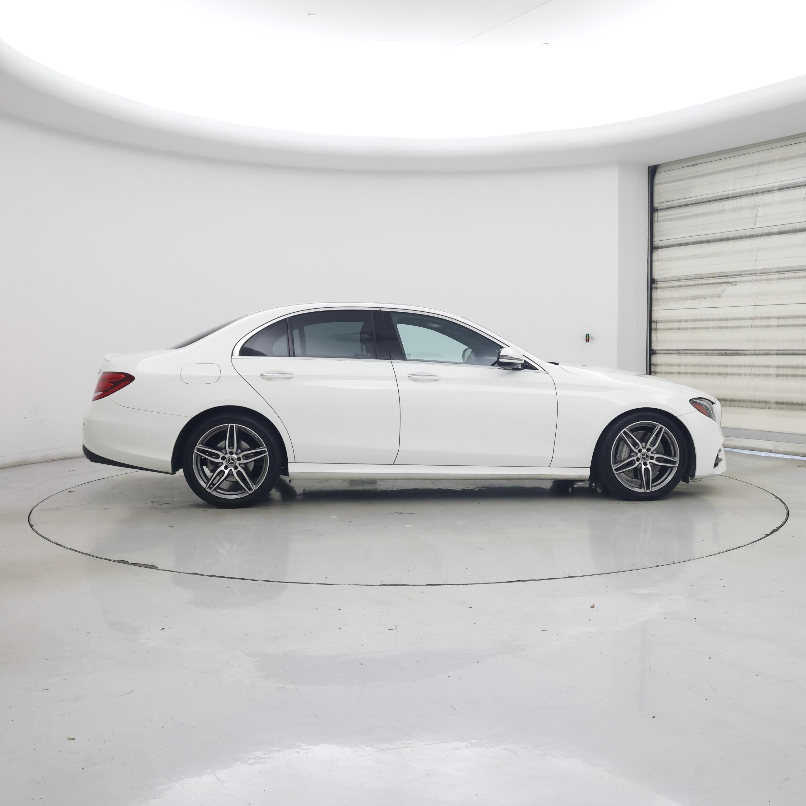 Thumbnail: 2020 Mercedes-Benz E-Class - 7
