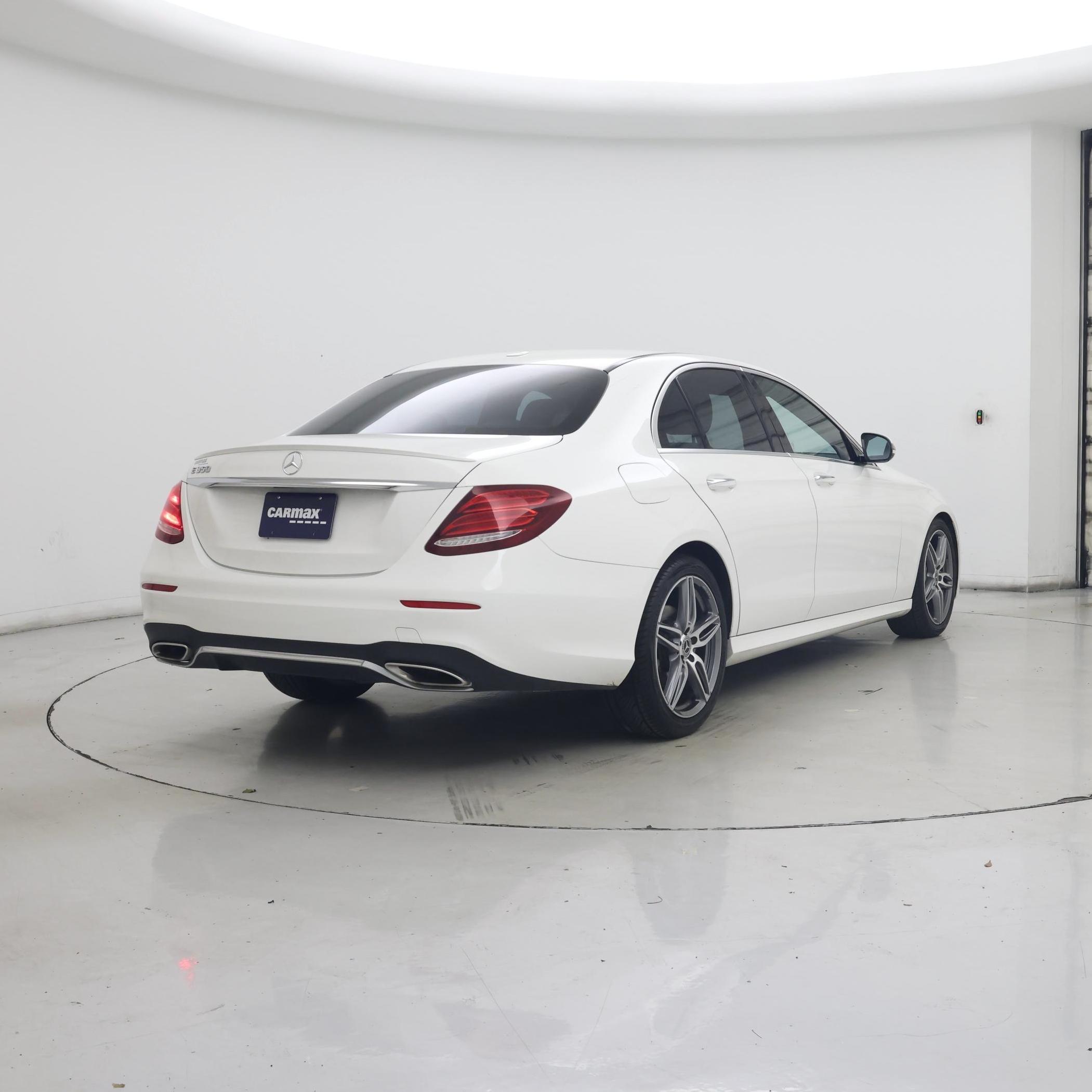 Thumbnail: 2020 Mercedes-Benz E-Class - 8