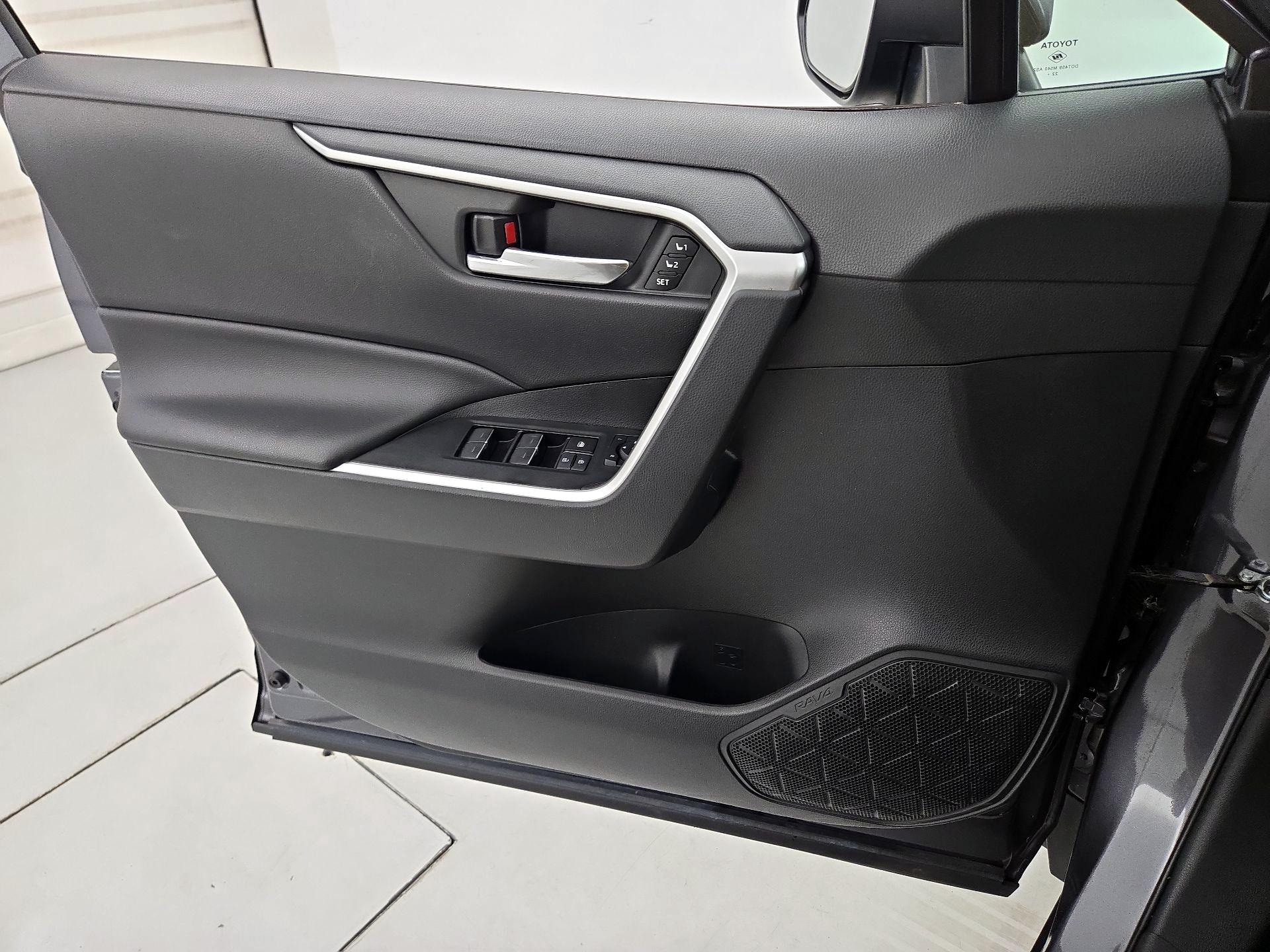 Thumbnail: 2023 Toyota RAV4 - 12