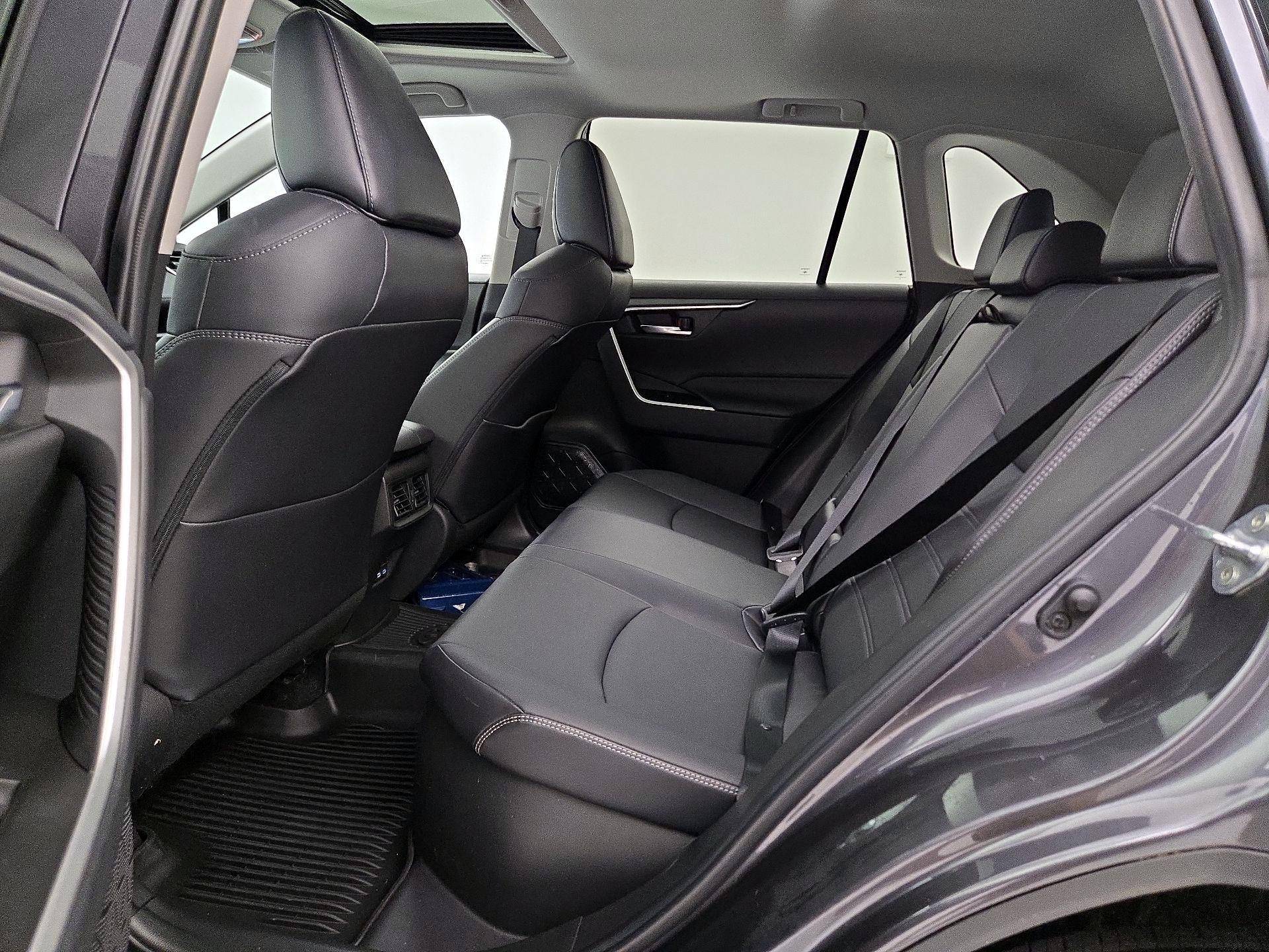 Thumbnail: 2023 Toyota RAV4 - 20