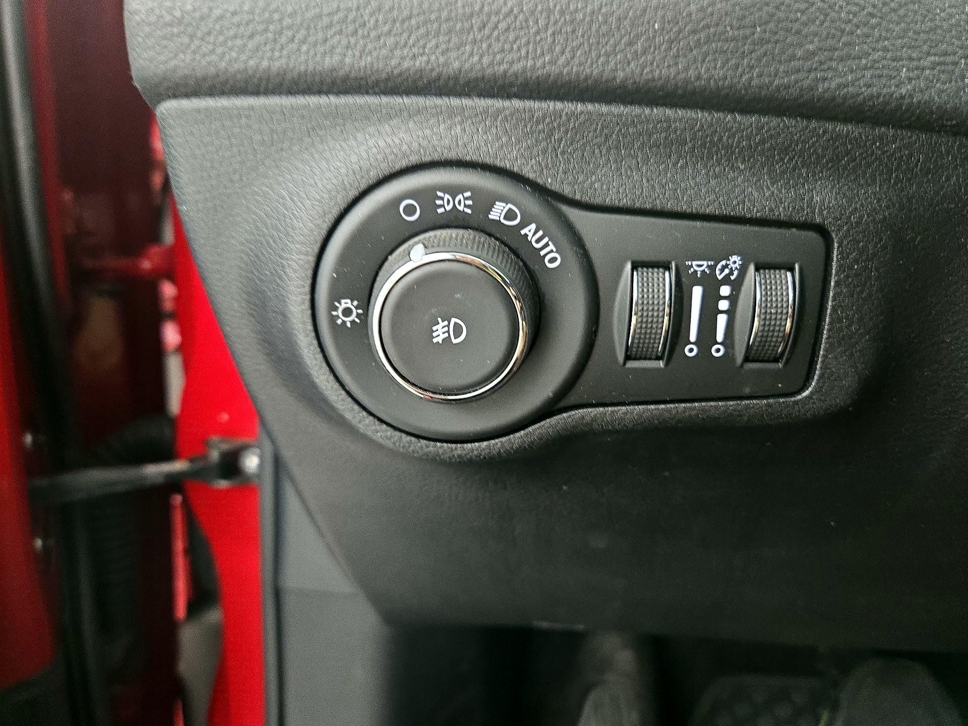 Thumbnail: 2018 Jeep Compass - 13