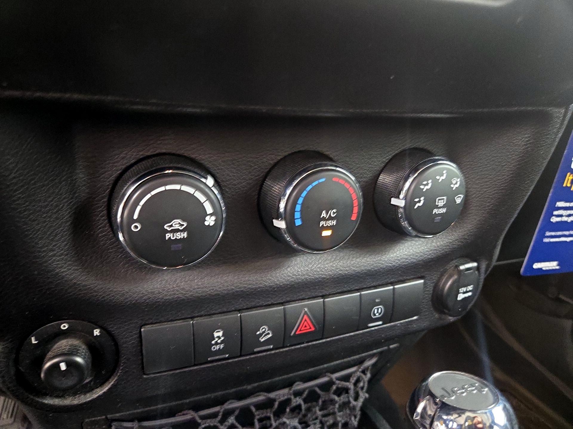 Thumbnail: 2018 Jeep Wrangler - 15