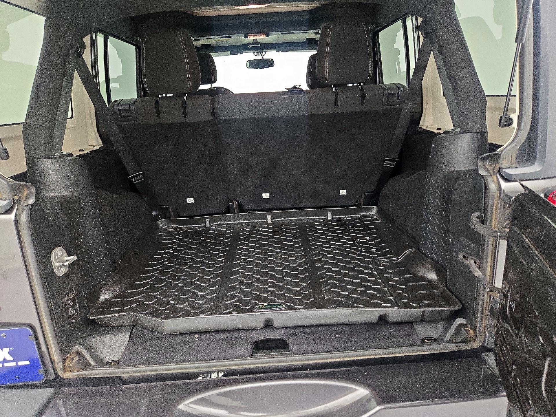 Thumbnail: 2018 Jeep Wrangler - 19