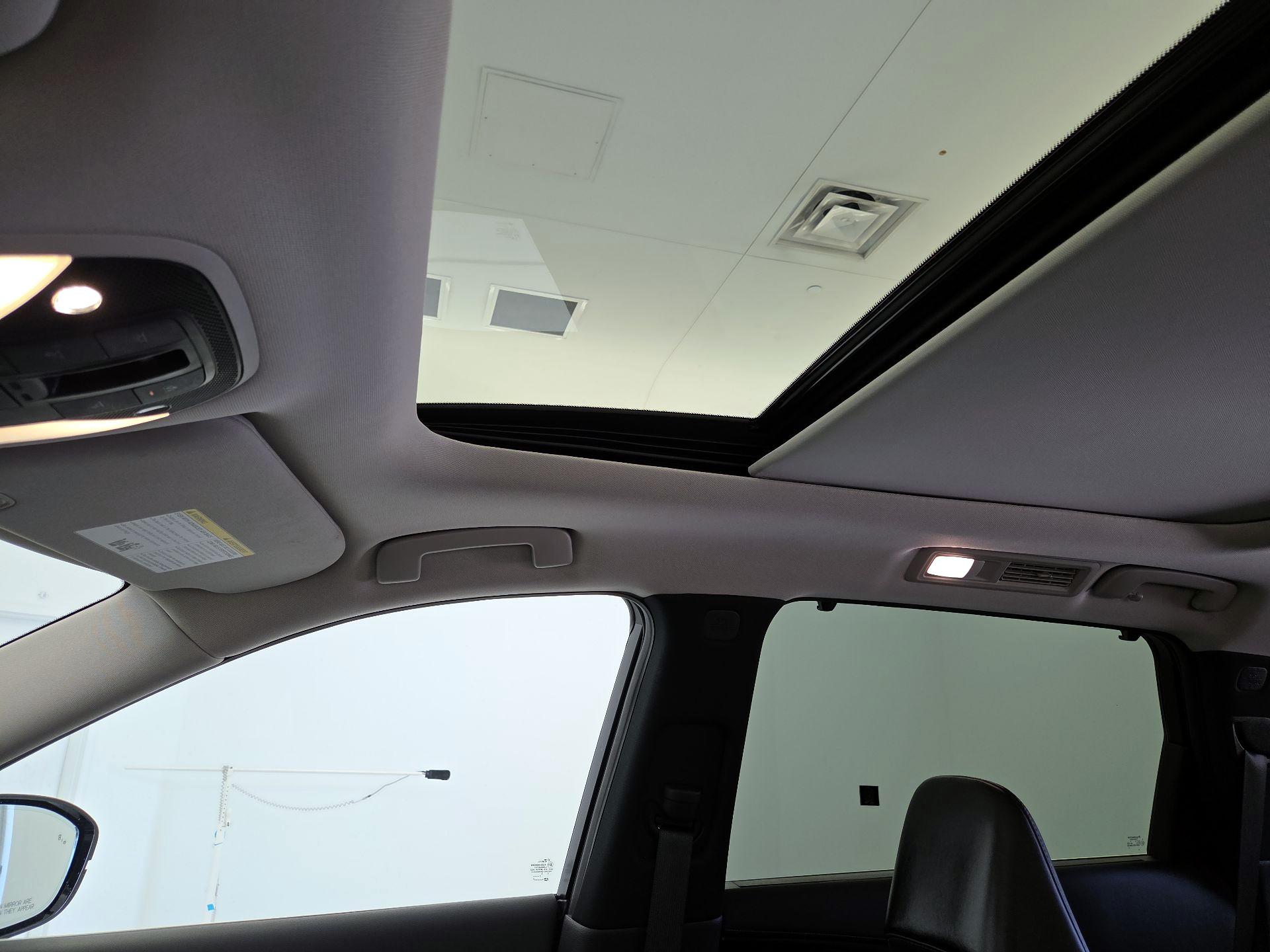 Thumbnail: 2023 INFINITI QX60 - 19