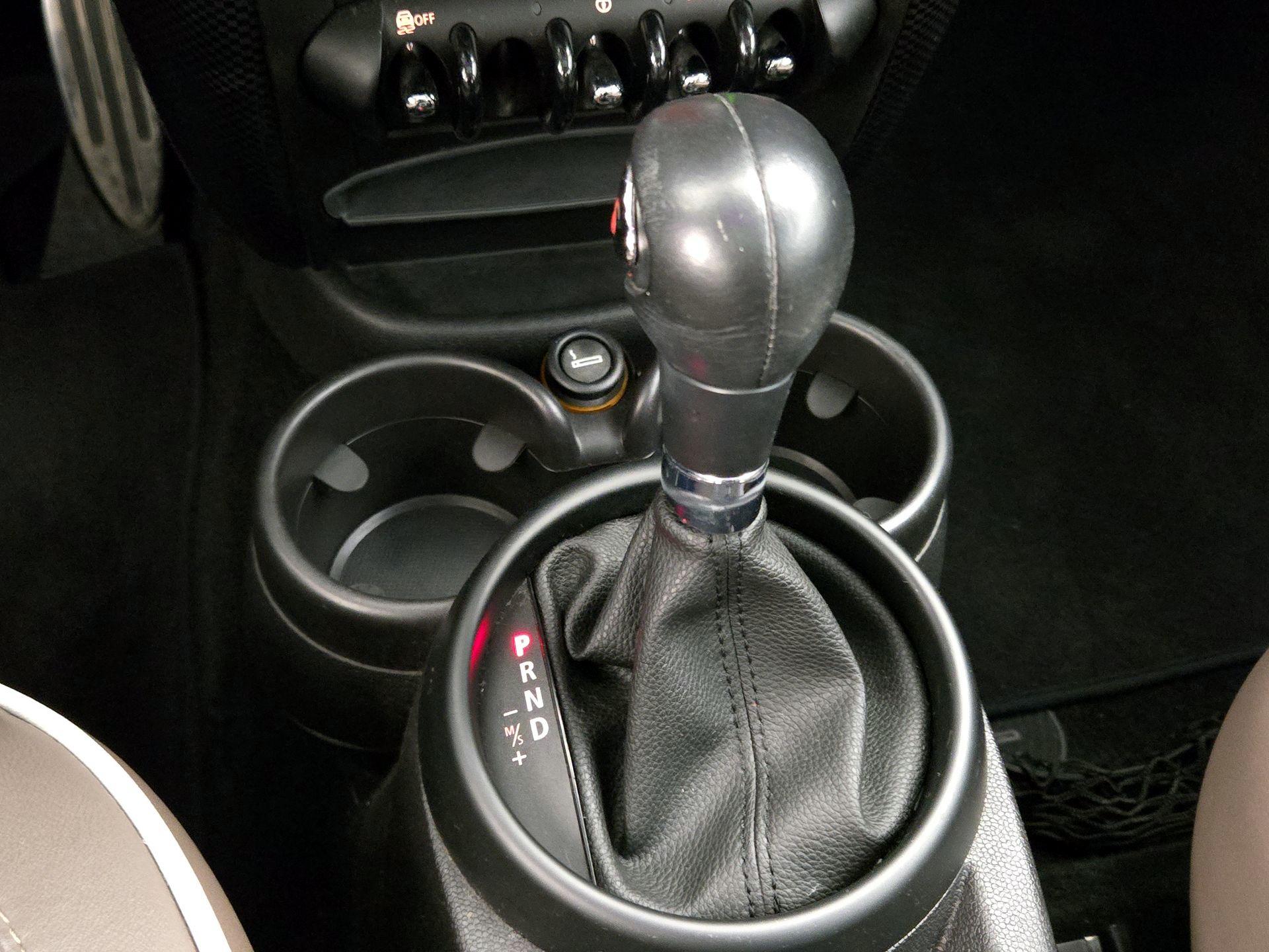 Thumbnail: 2015 MINI Cooper Countryman - 16