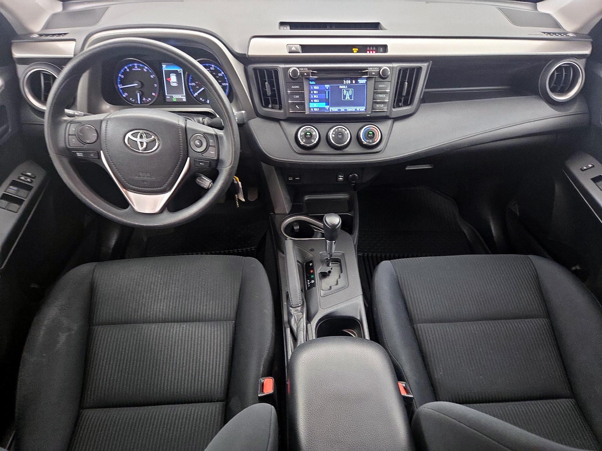 Thumbnail: 2017 Toyota RAV4 - 9