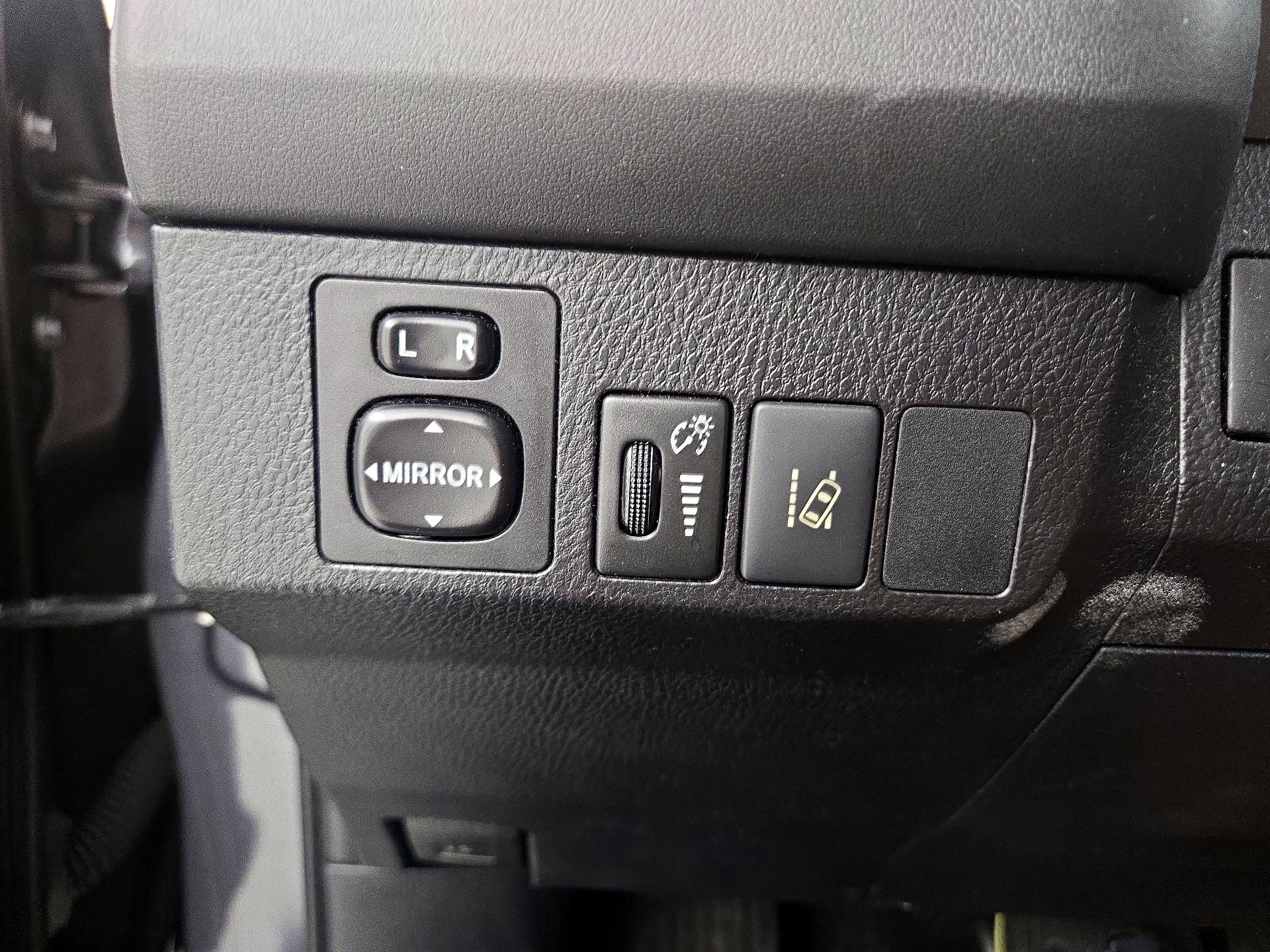 Thumbnail: 2017 Toyota RAV4 - 13