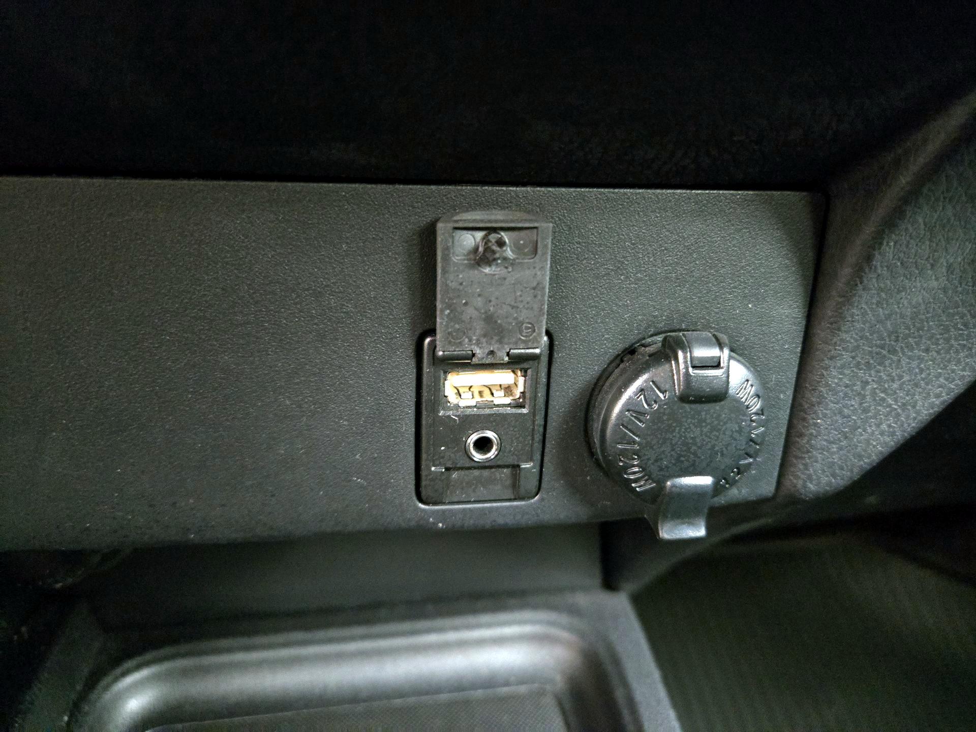 Thumbnail: 2017 Toyota RAV4 - 18