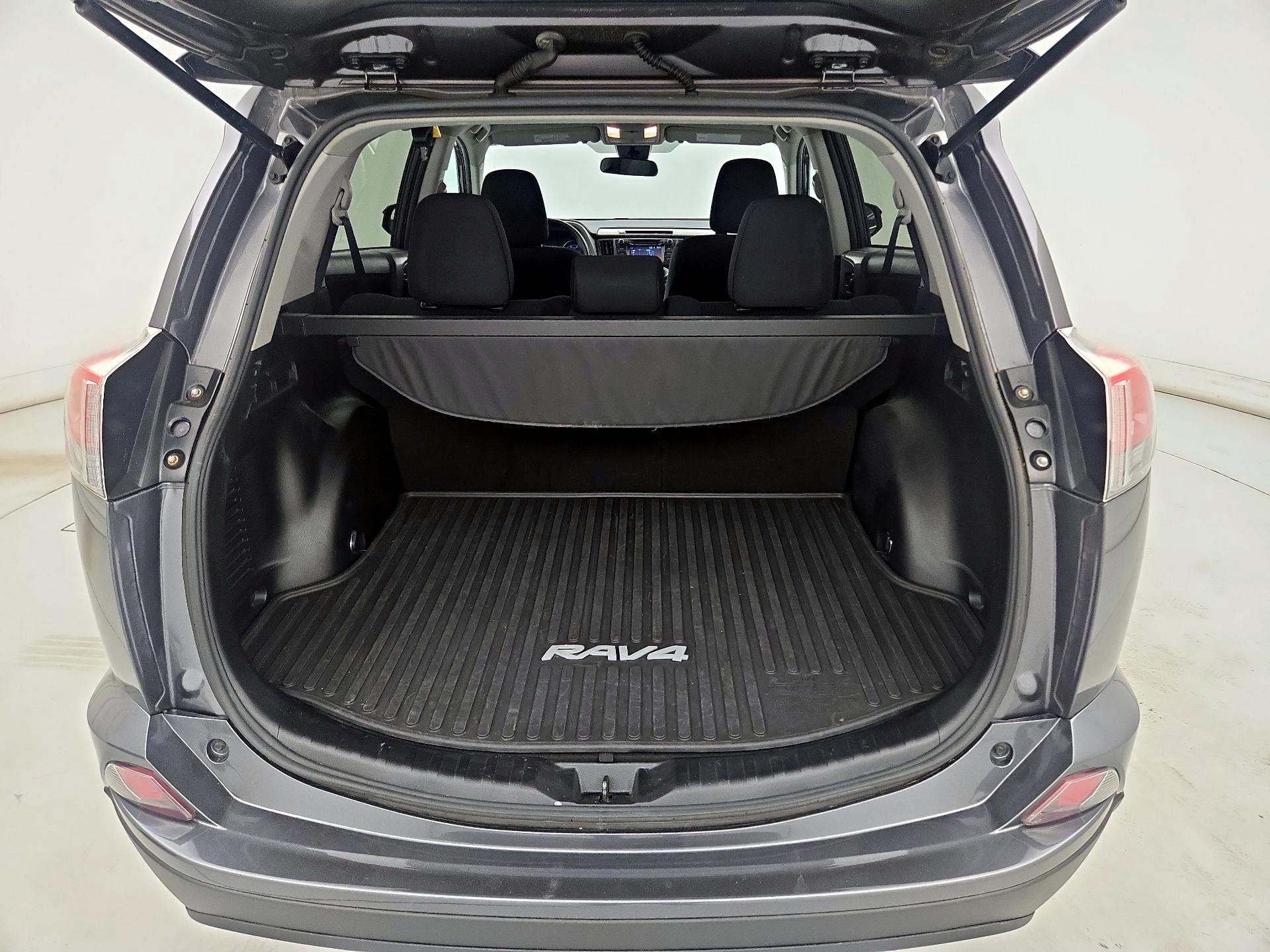 Thumbnail: 2017 Toyota RAV4 - 20