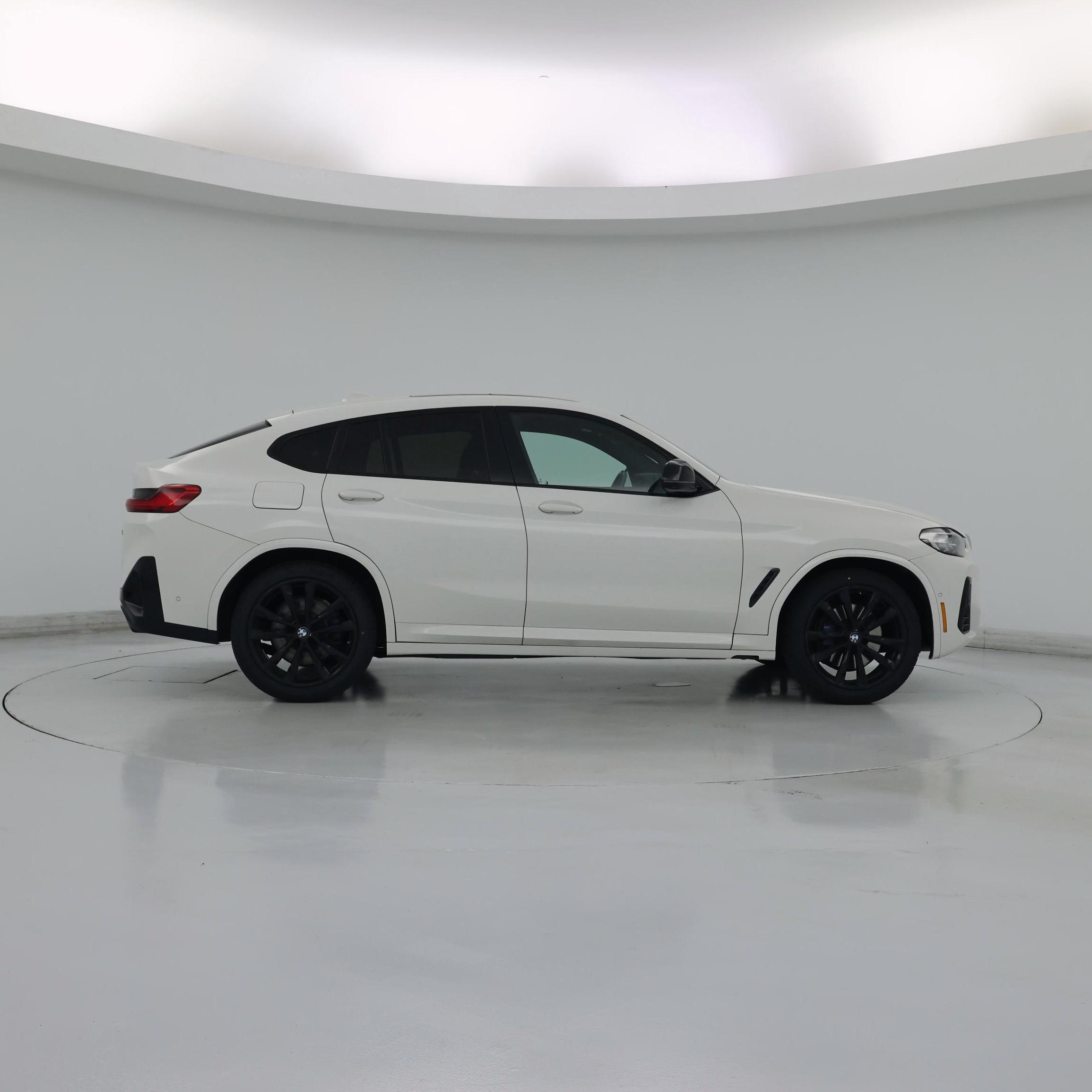 Thumbnail: 2022 BMW X4 - 7