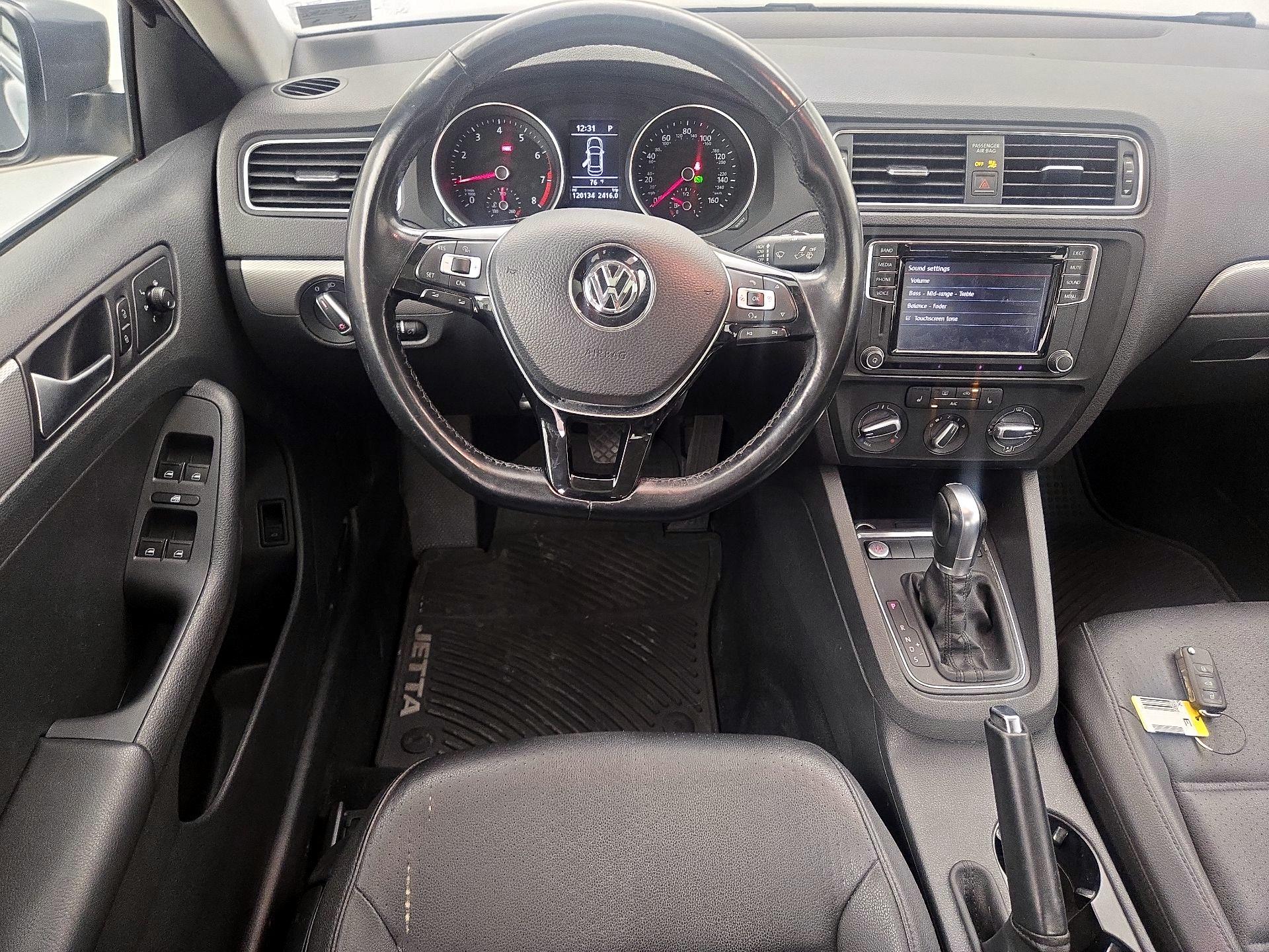 Thumbnail: 2017 Volkswagen Jetta - 10