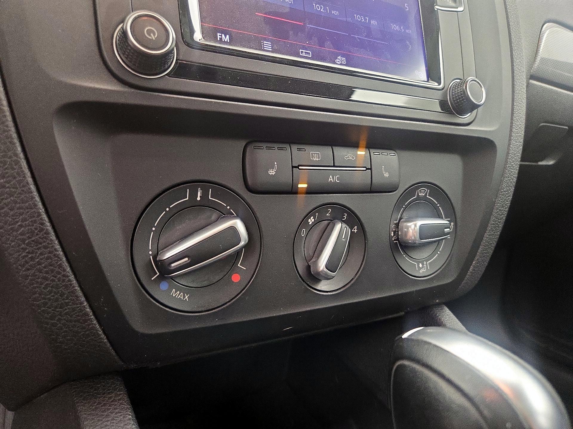 Thumbnail: 2017 Volkswagen Jetta - 16