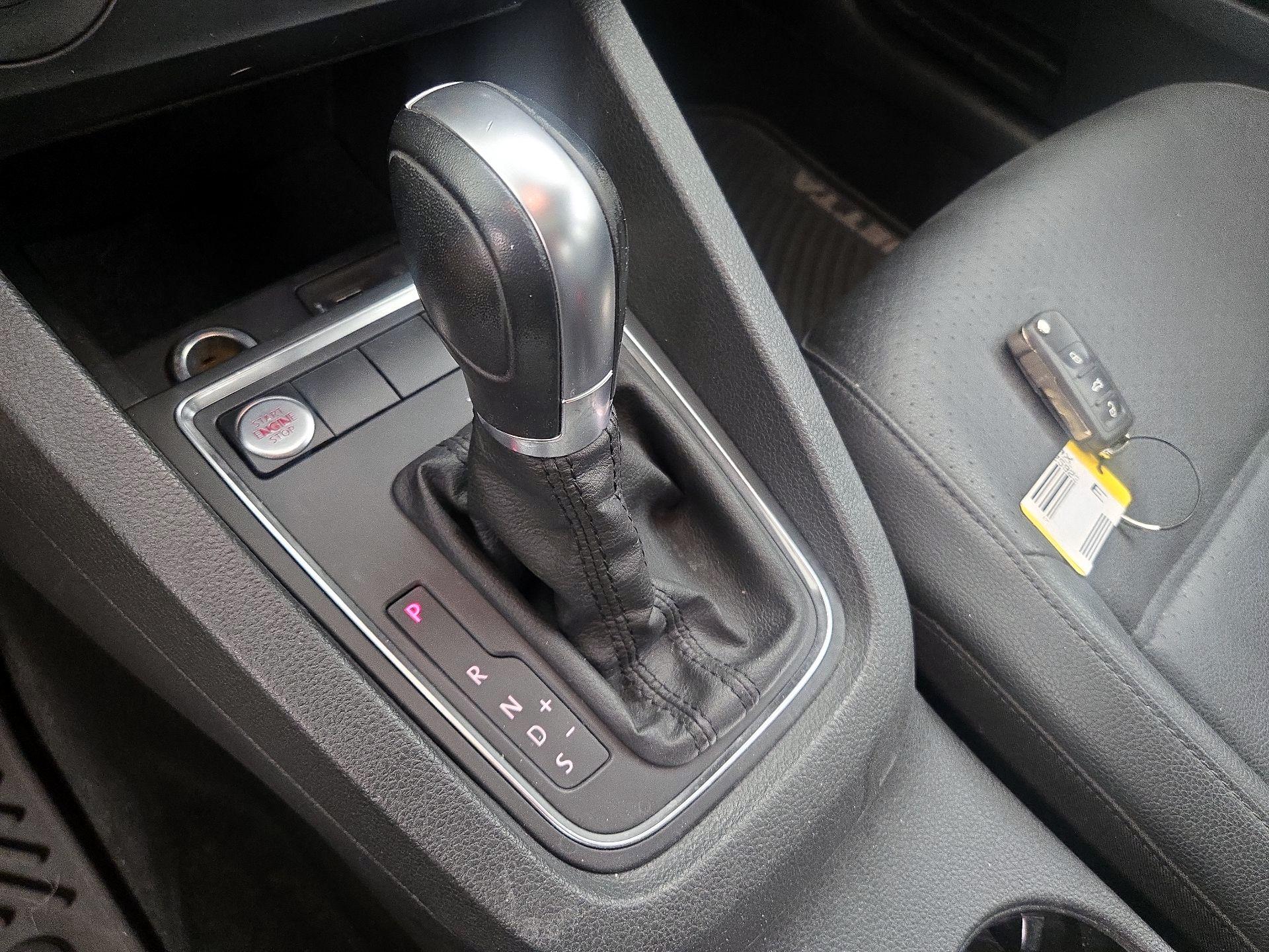 Thumbnail: 2017 Volkswagen Jetta - 17