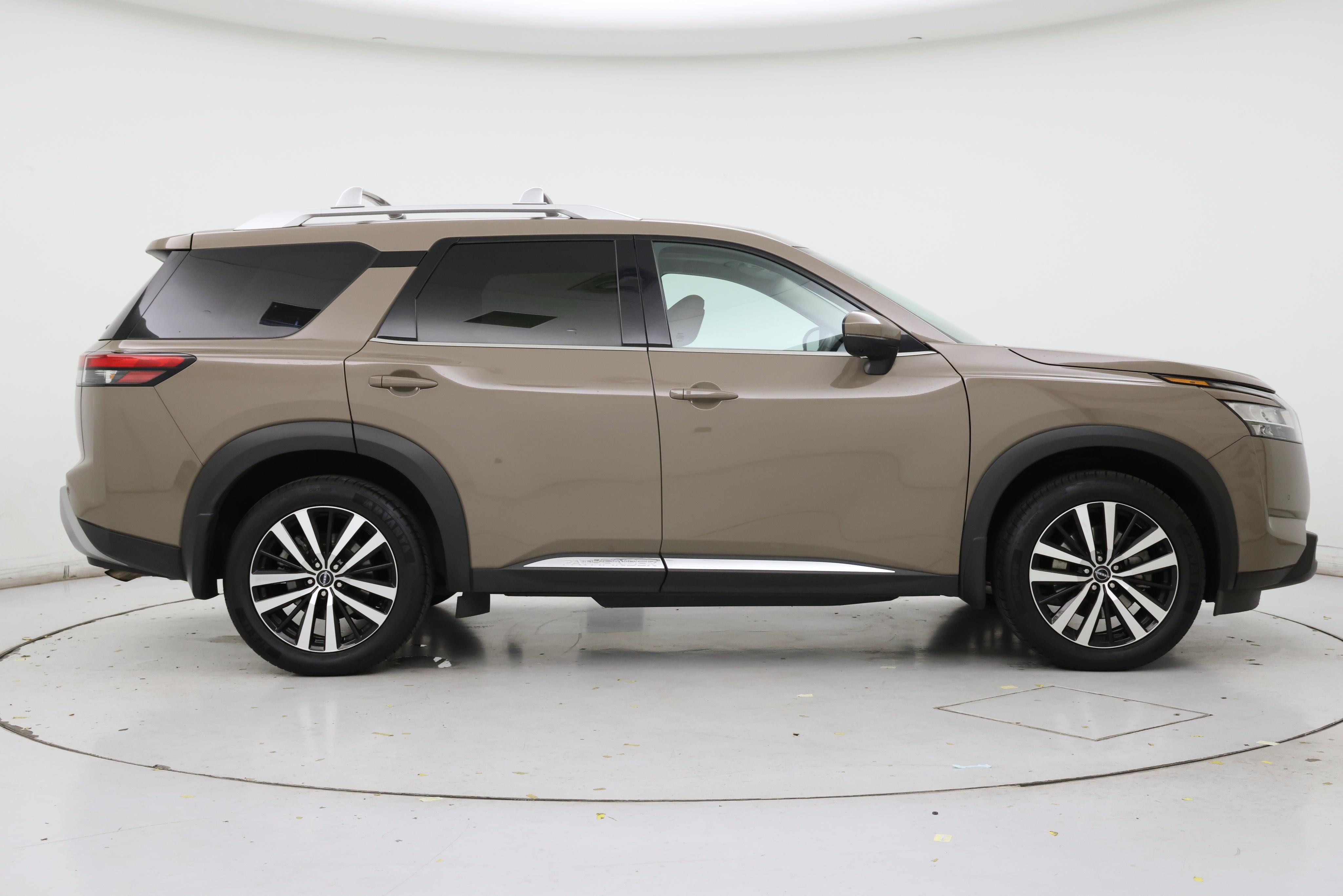 Thumbnail: 2023 Nissan Pathfinder - 7