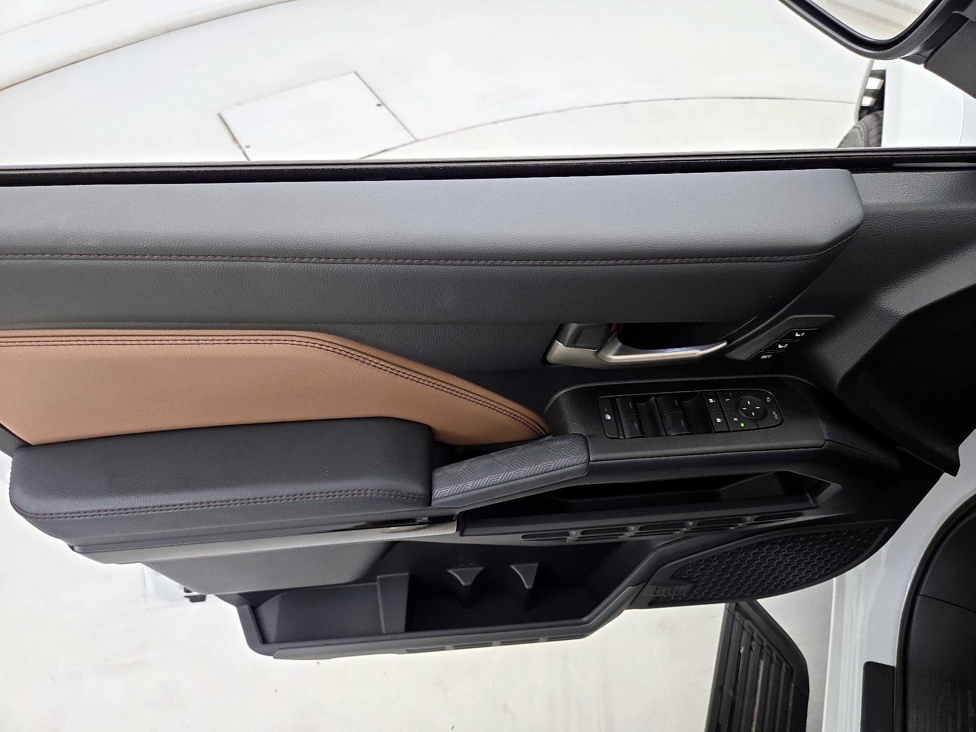 Thumbnail: 2025 Toyota 4Runner - 12