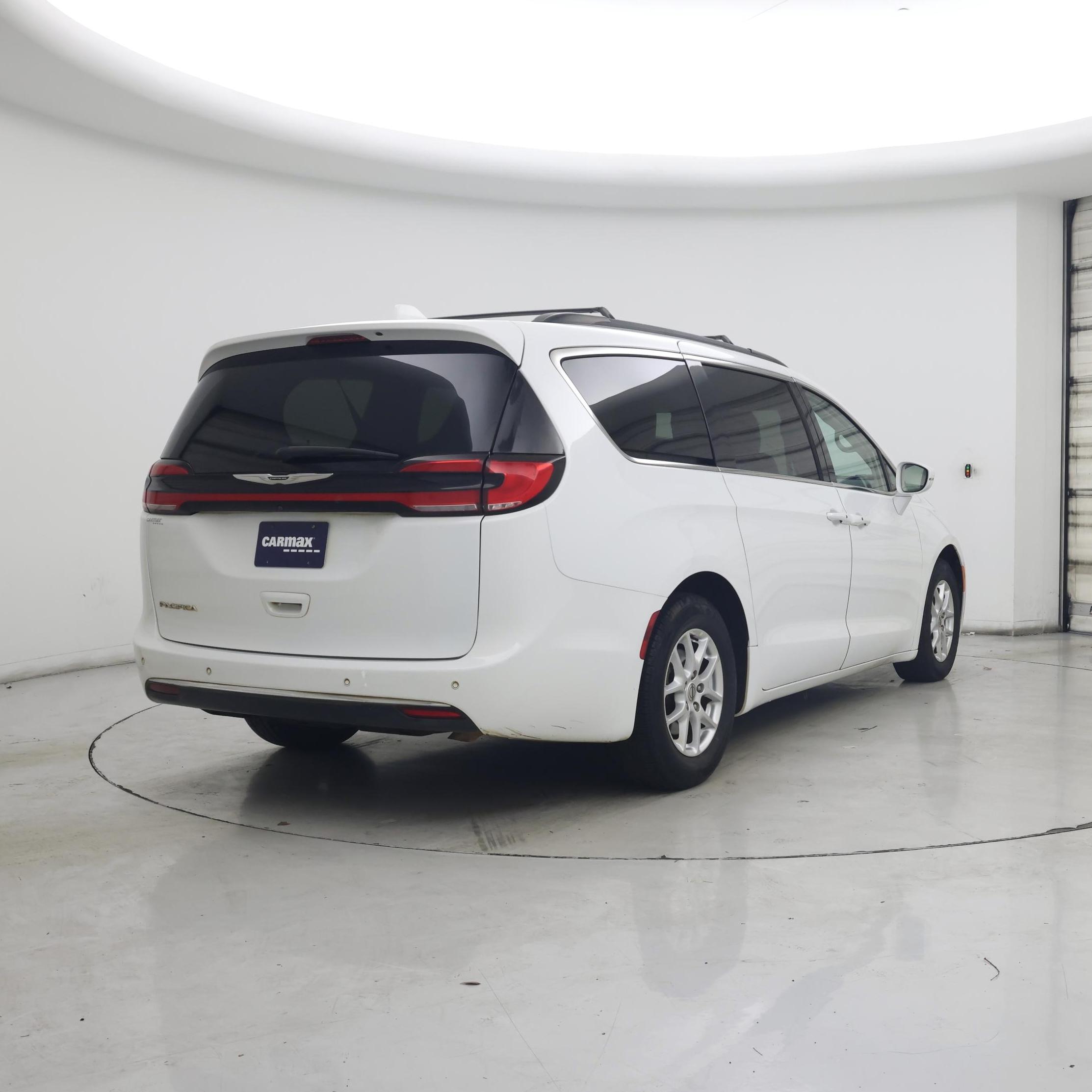 Thumbnail: 2022 Chrysler Pacifica - 8