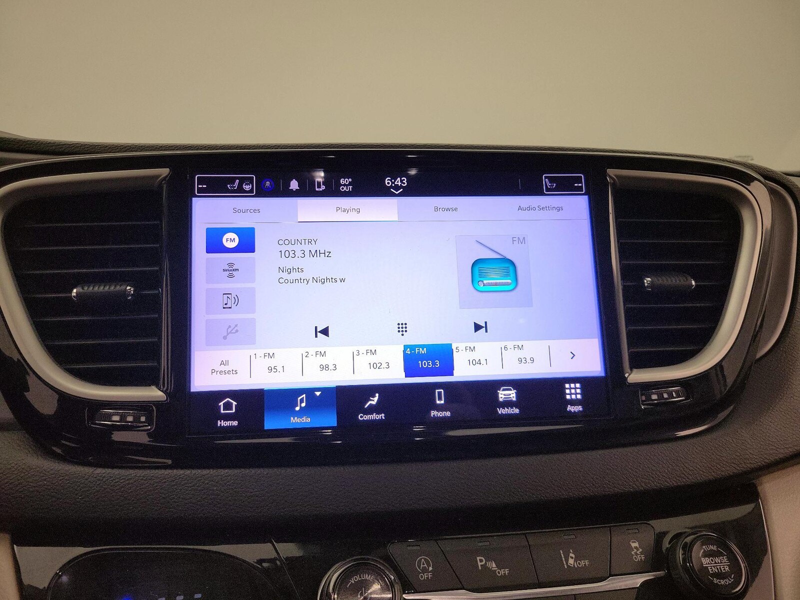 2022 Chrysler Pacifica Touring L - Photo 16