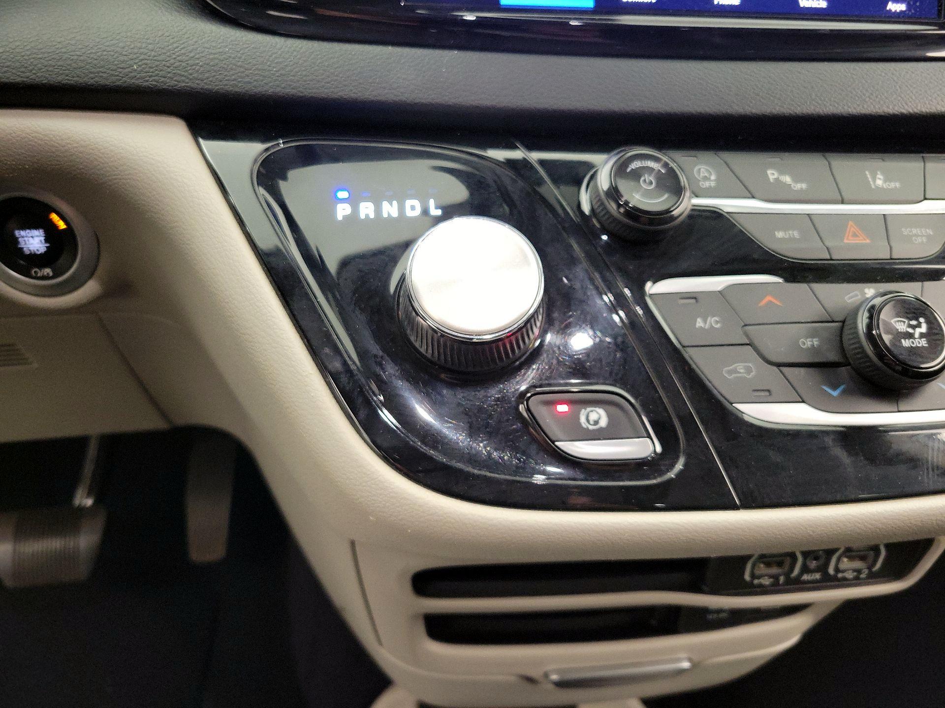 Thumbnail: 2022 Chrysler Pacifica - 17