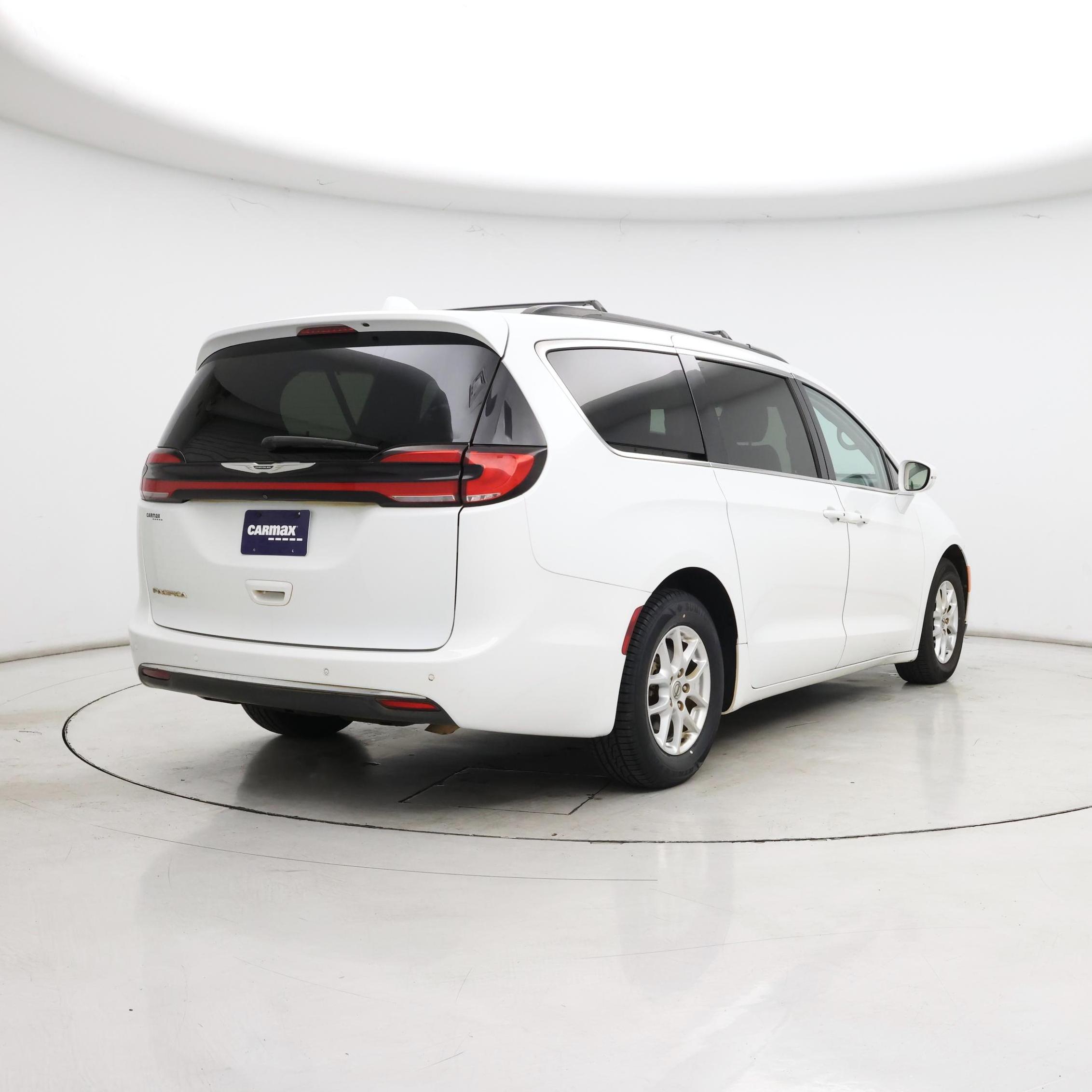 Thumbnail: 2022 Chrysler Pacifica - 8
