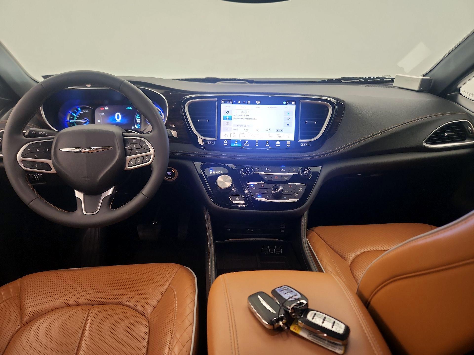 Thumbnail: 2022 Chrysler Pacifica - 9