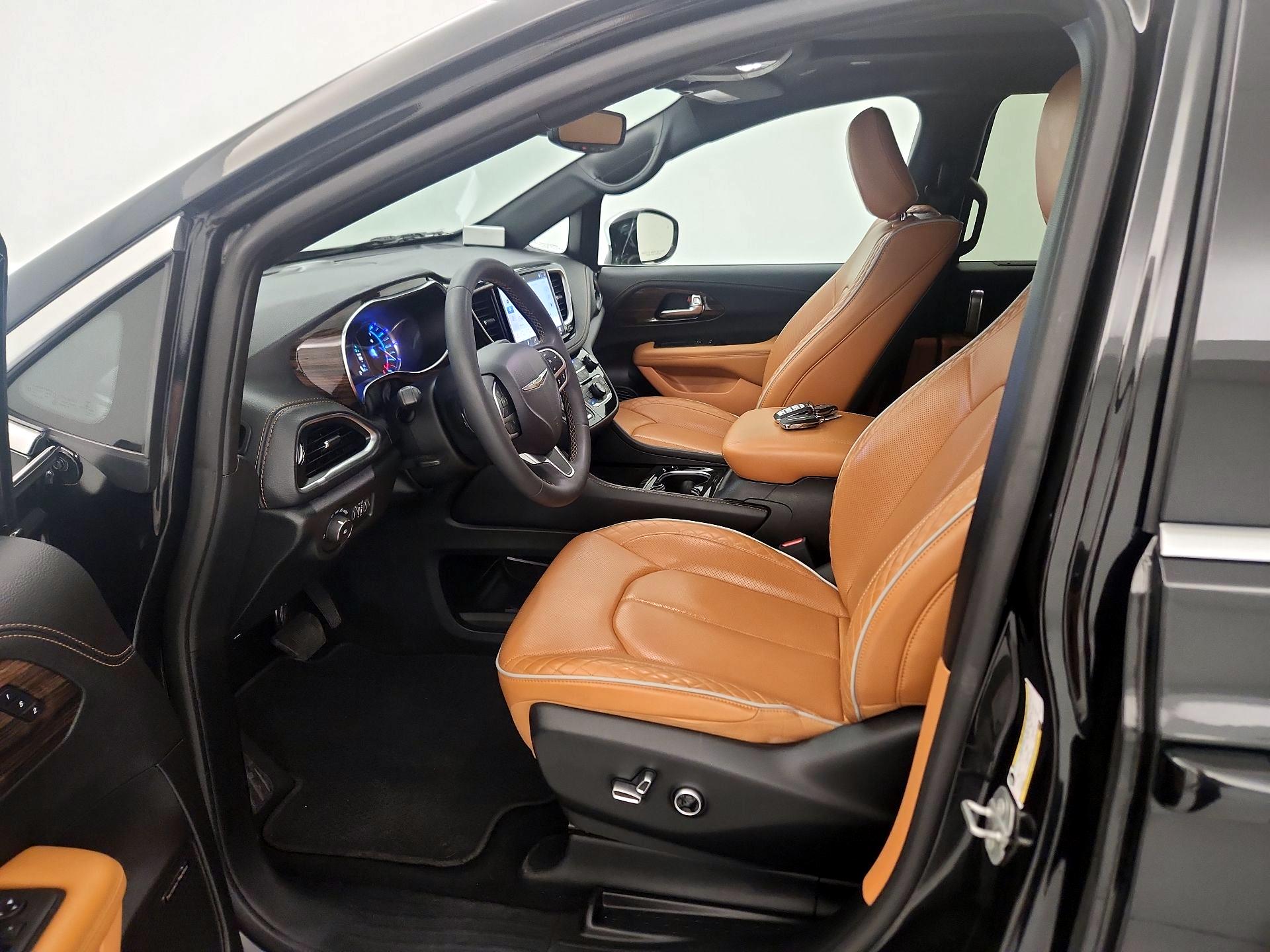 Thumbnail: 2022 Chrysler Pacifica - 11