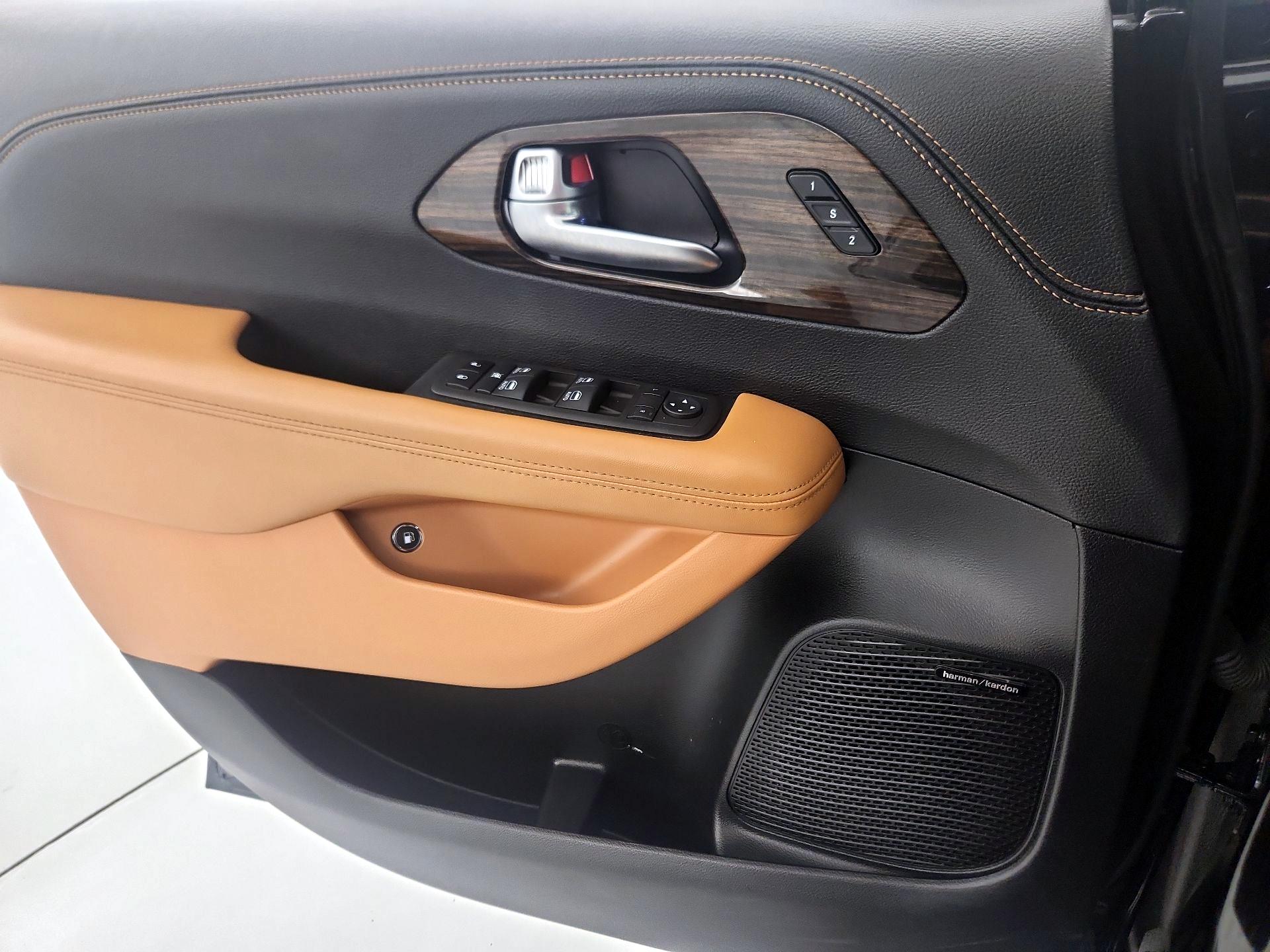 Thumbnail: 2022 Chrysler Pacifica - 12