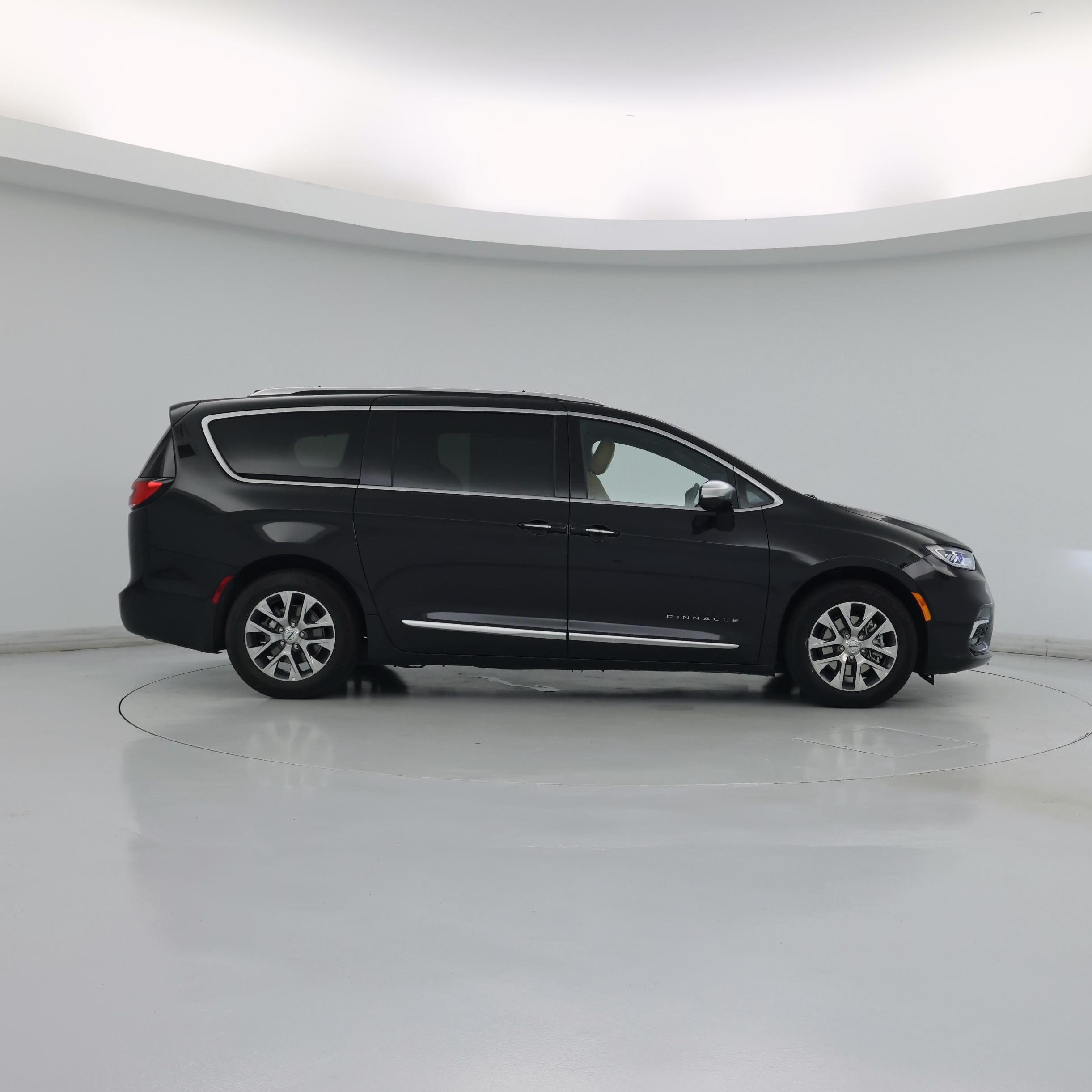 Thumbnail: 2022 Chrysler Pacifica - 7