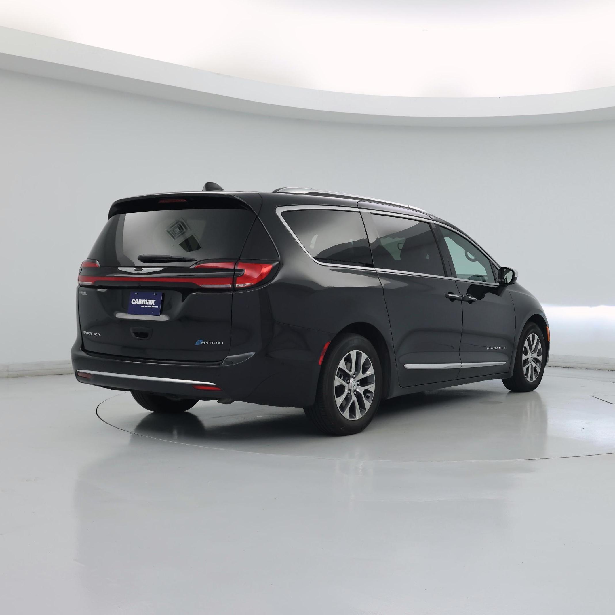 Thumbnail: 2022 Chrysler Pacifica - 8