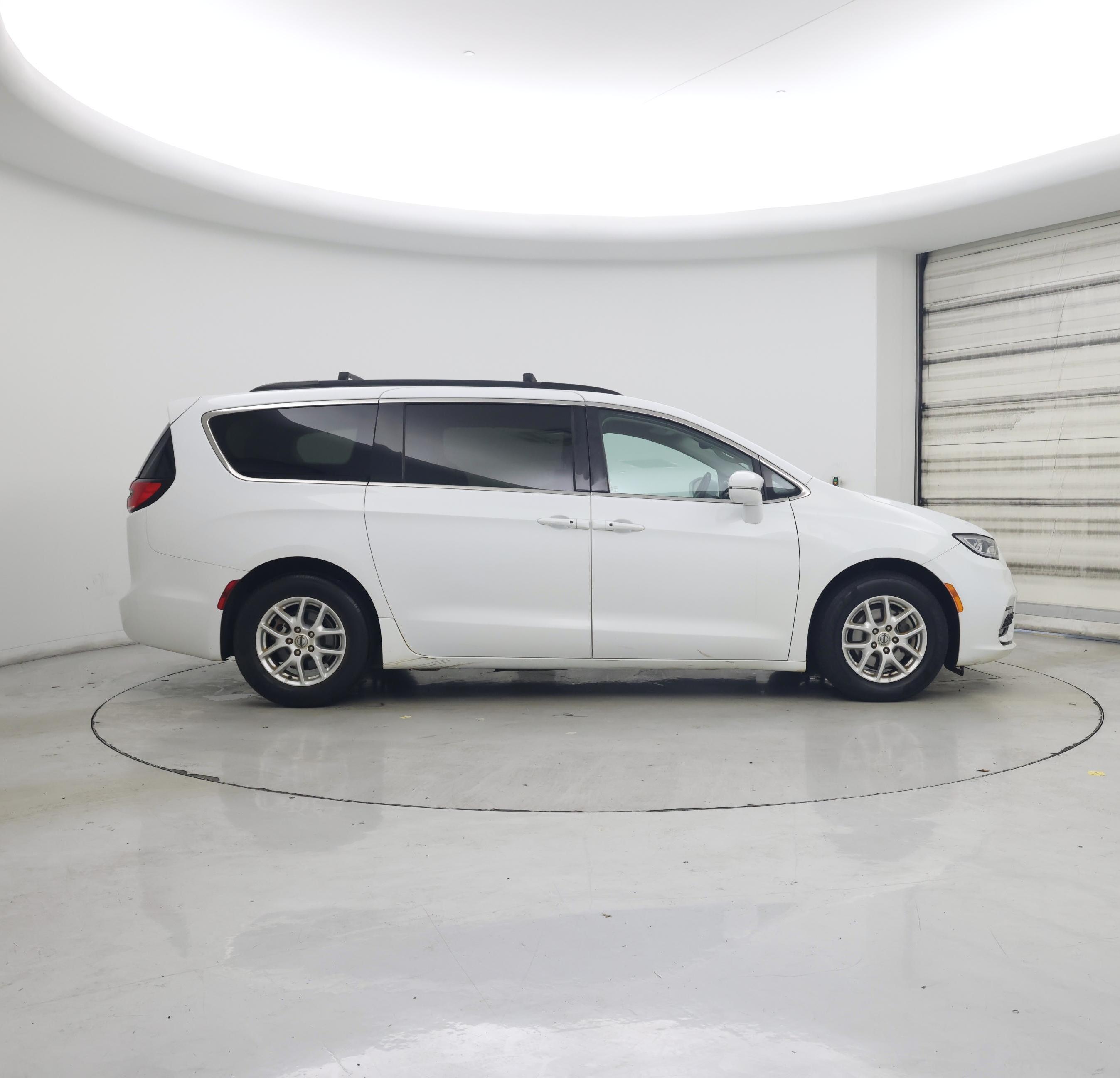 Thumbnail: 2022 Chrysler Pacifica - 7