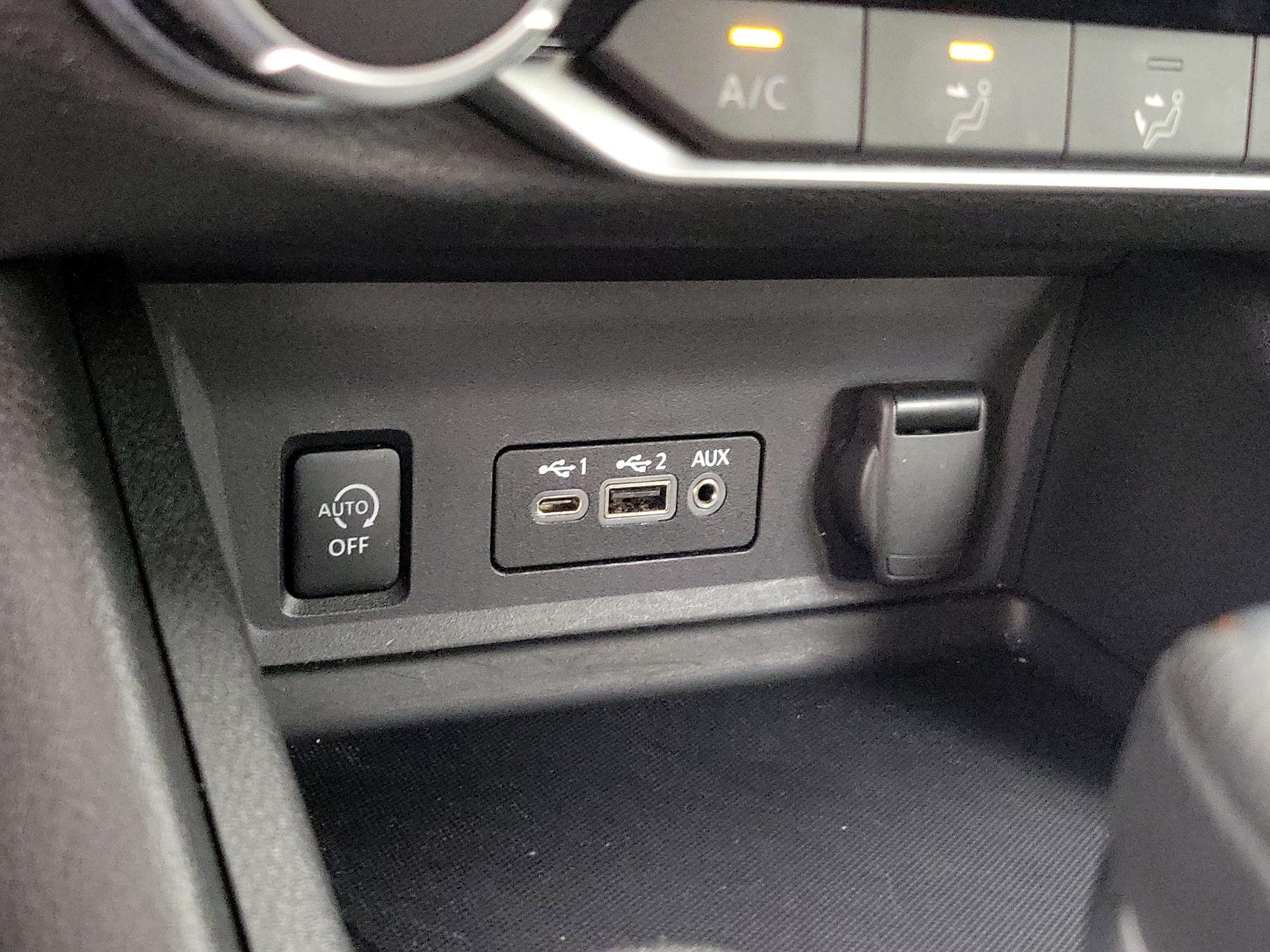 Thumbnail: 2024 Nissan Sentra - 18