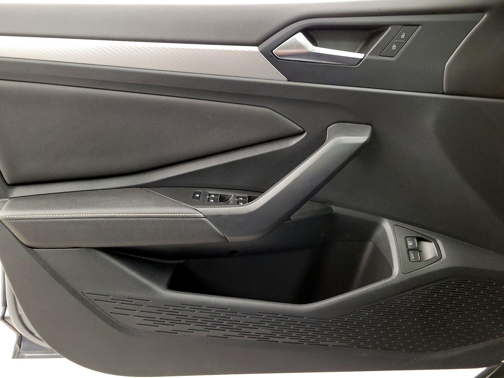 Thumbnail: 2024 Volkswagen Jetta - 12